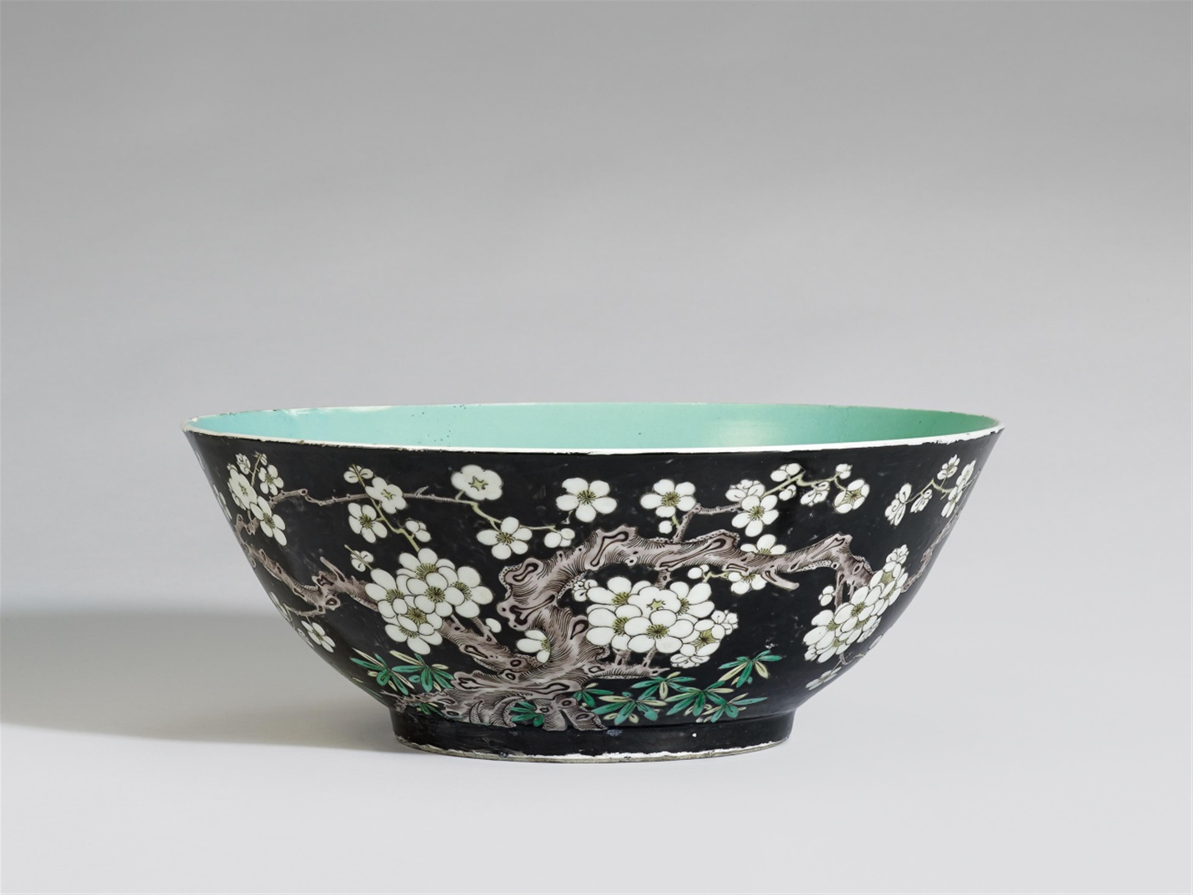 A large famille noire bowl. 19th century - image-2