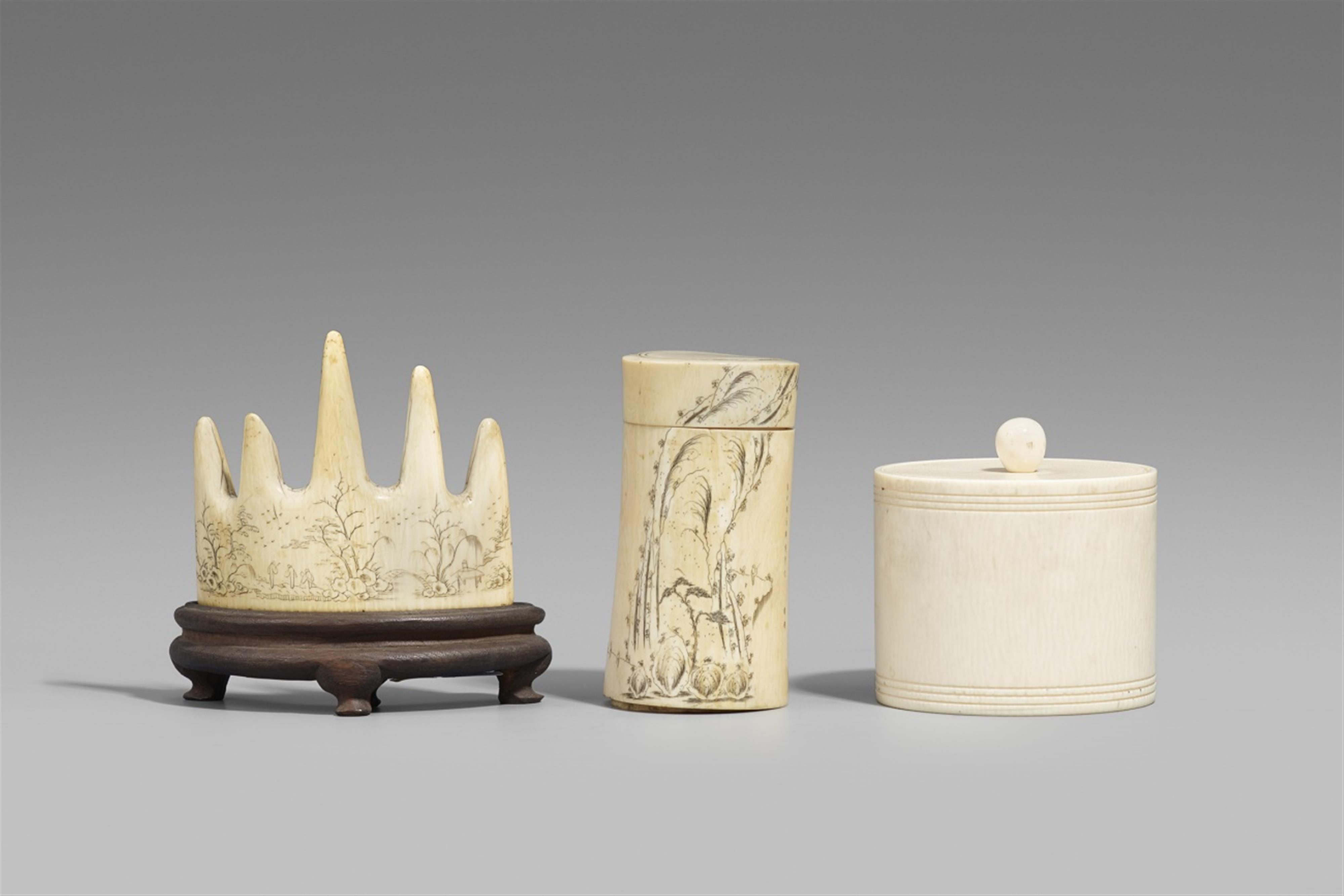 Three ivory objects. Late 19th/early 20th century - image-1