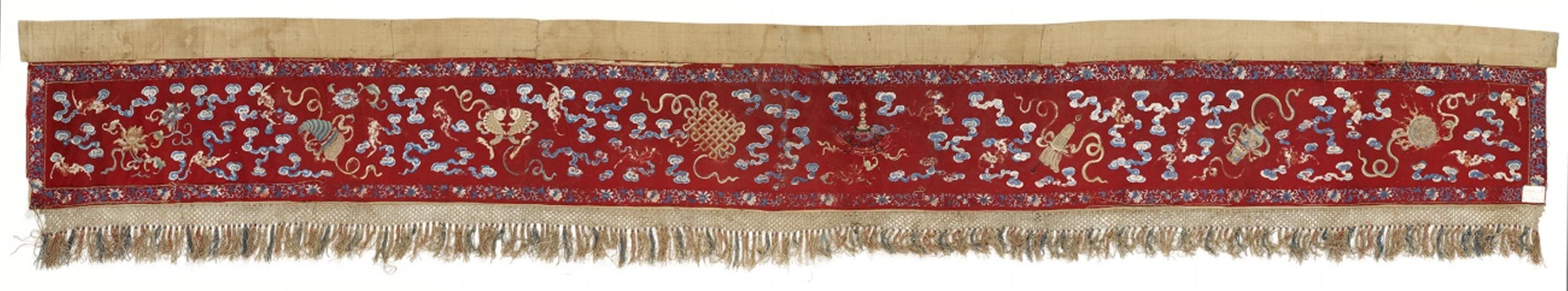 A red felt and silk embroidered long and narrow wall hanging. Late 19th century - image-1