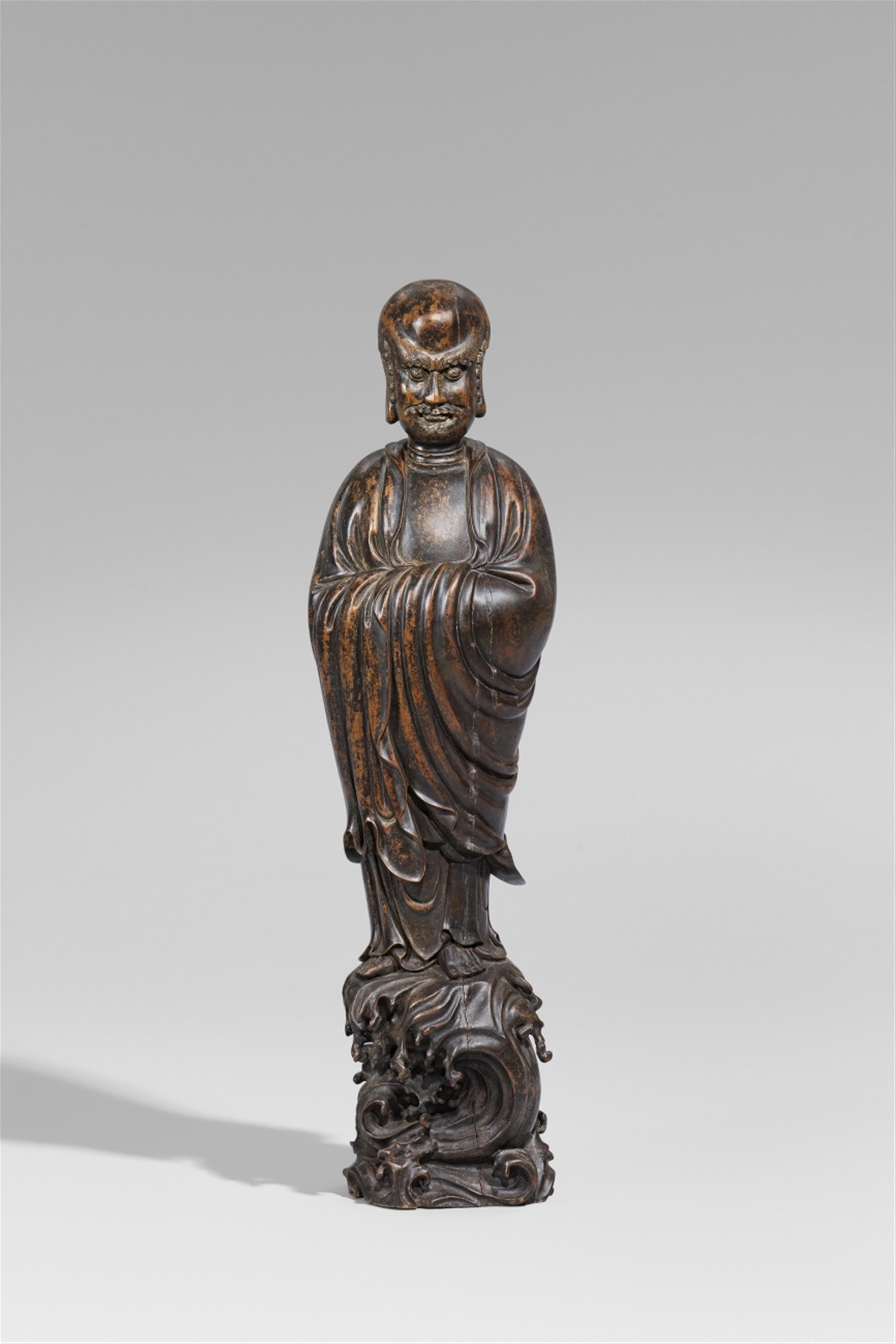 A large wood figure of the Patriarch Bodhidharma (chin. Damo). 19th century - image-1