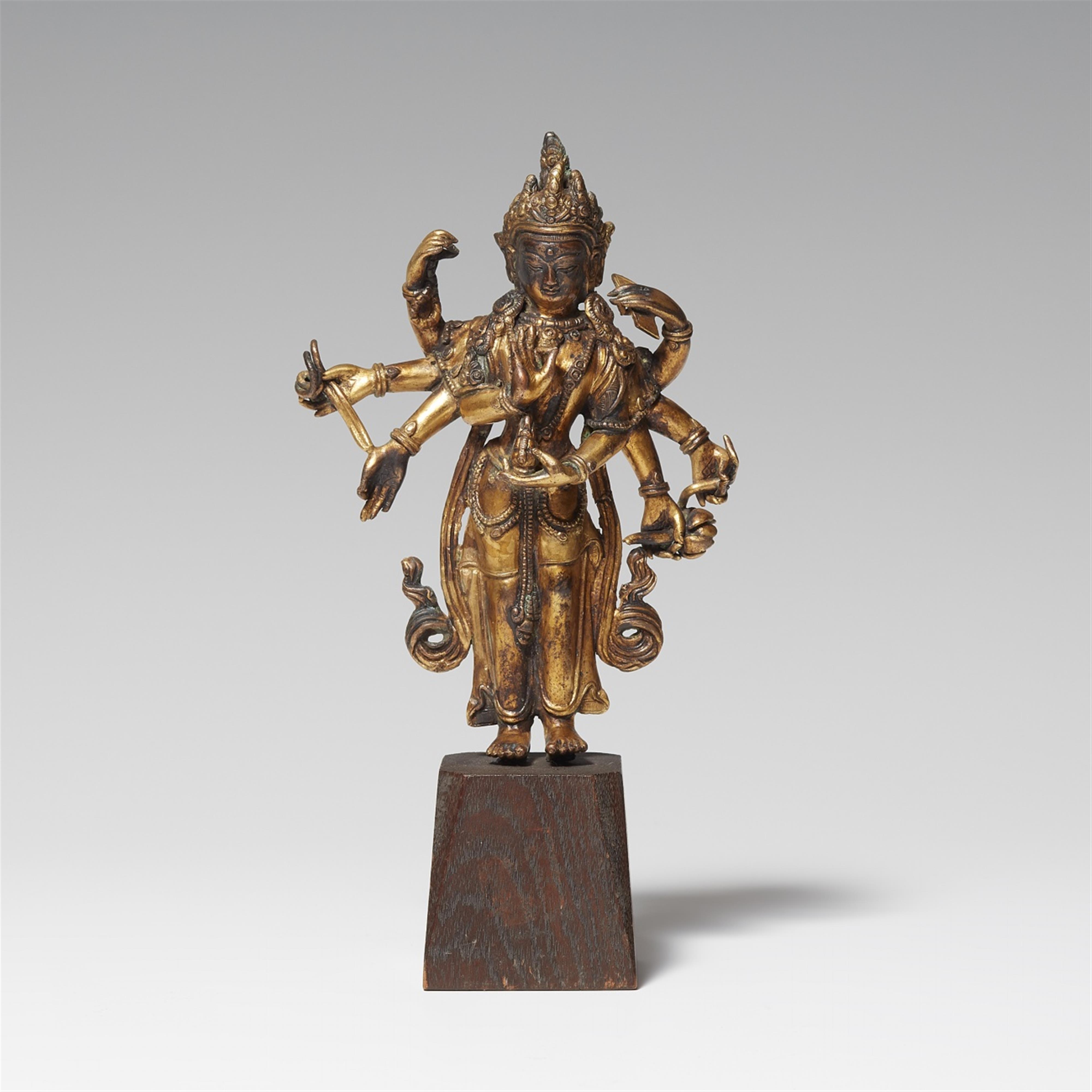 A Nepalese gilt bronze figure of Prajnaparamita. 18th century - image-1