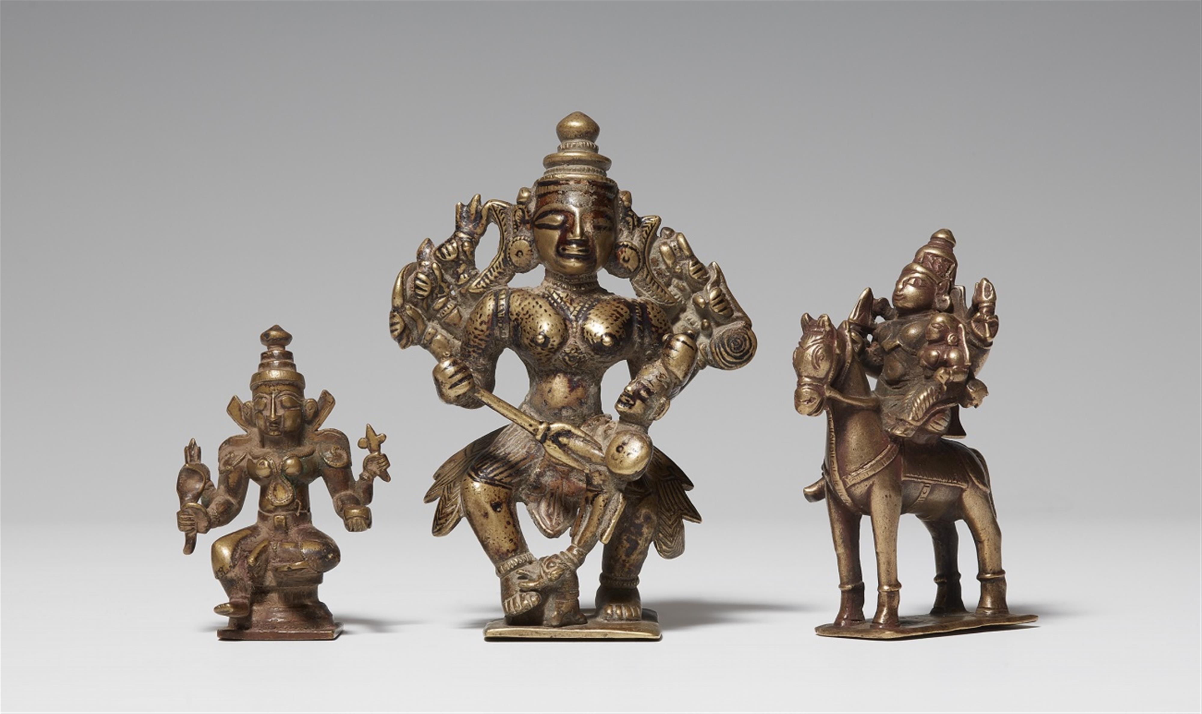 Three Maharashtra copper alloy figures. 18th/20th century - image-1