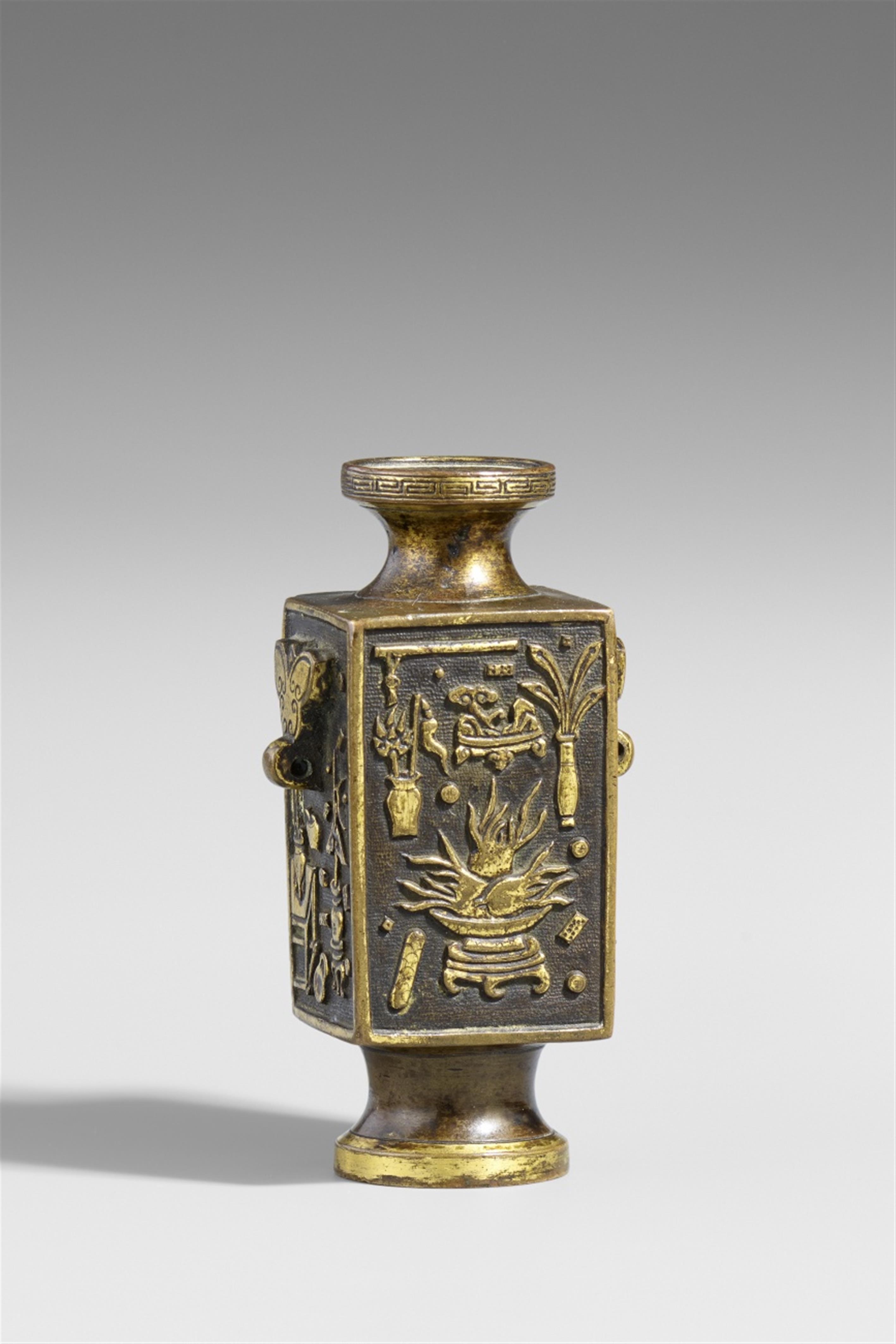 A parcel gilt bronze incense tool vase. Late Ming dyansty, 16th/17th century - image-1