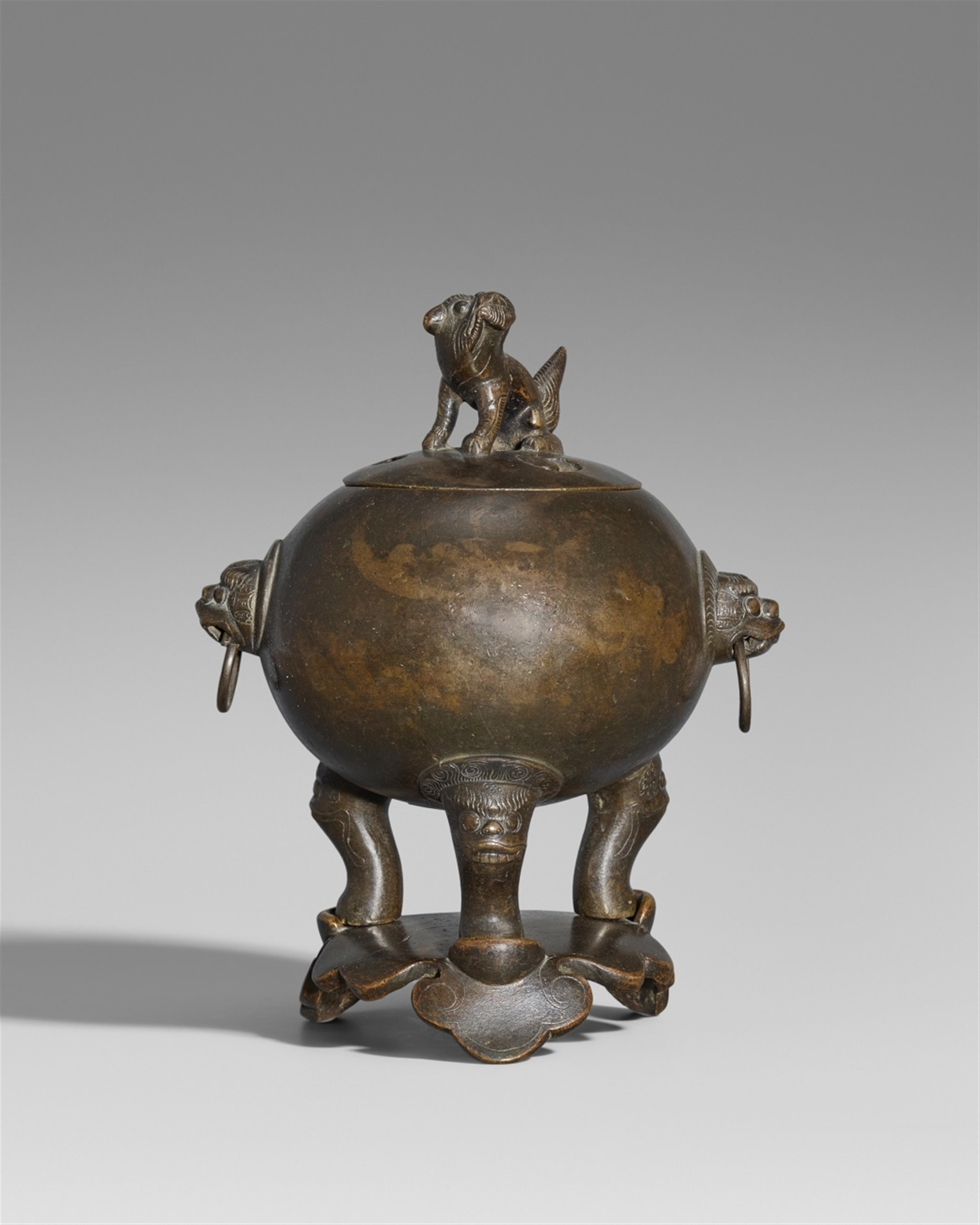 A bronze incense burner. Qing dyansty - image-1