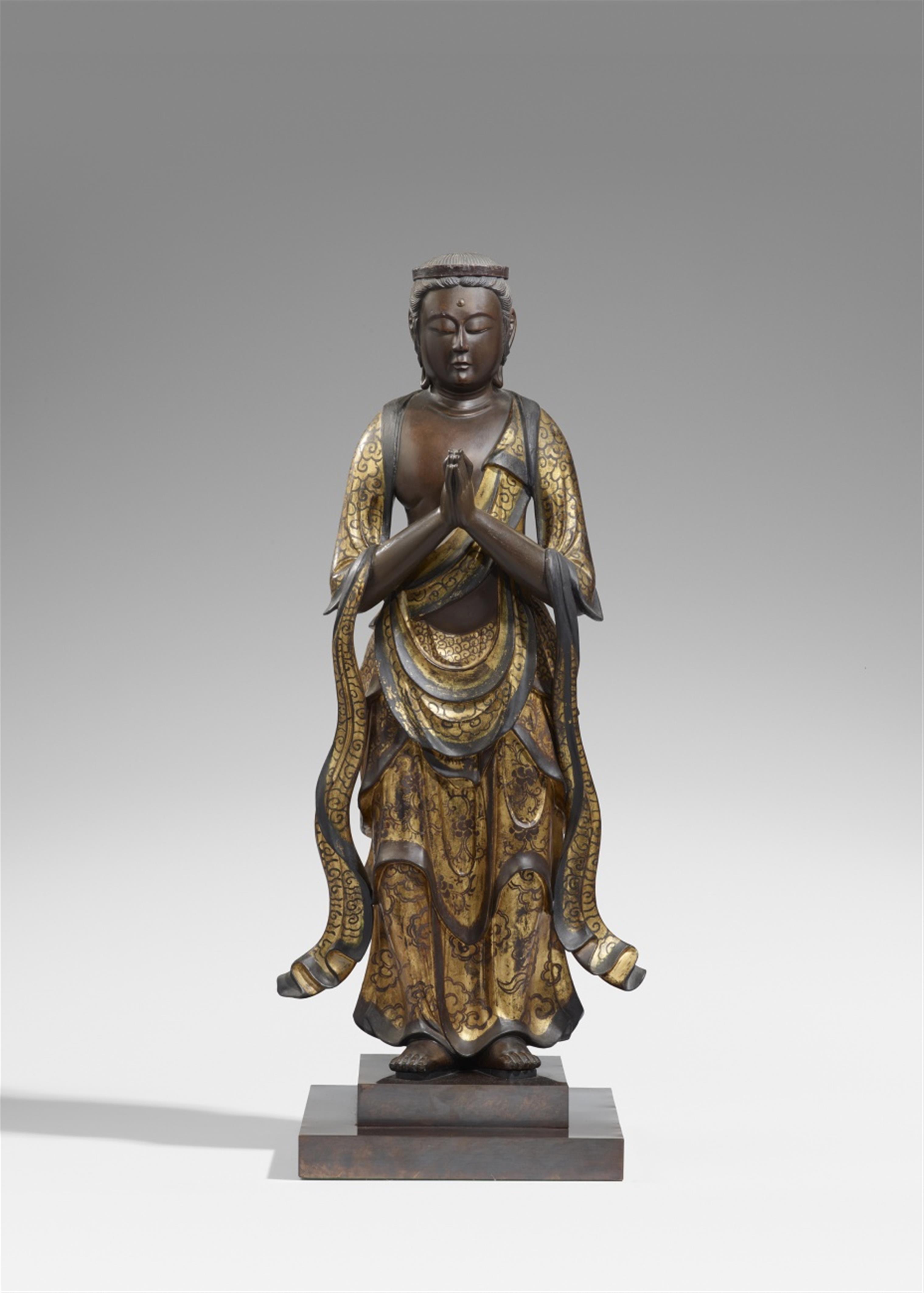 A gilt and lacquered wood figure of Seishi Bosatsu. Late Edo period - image-2