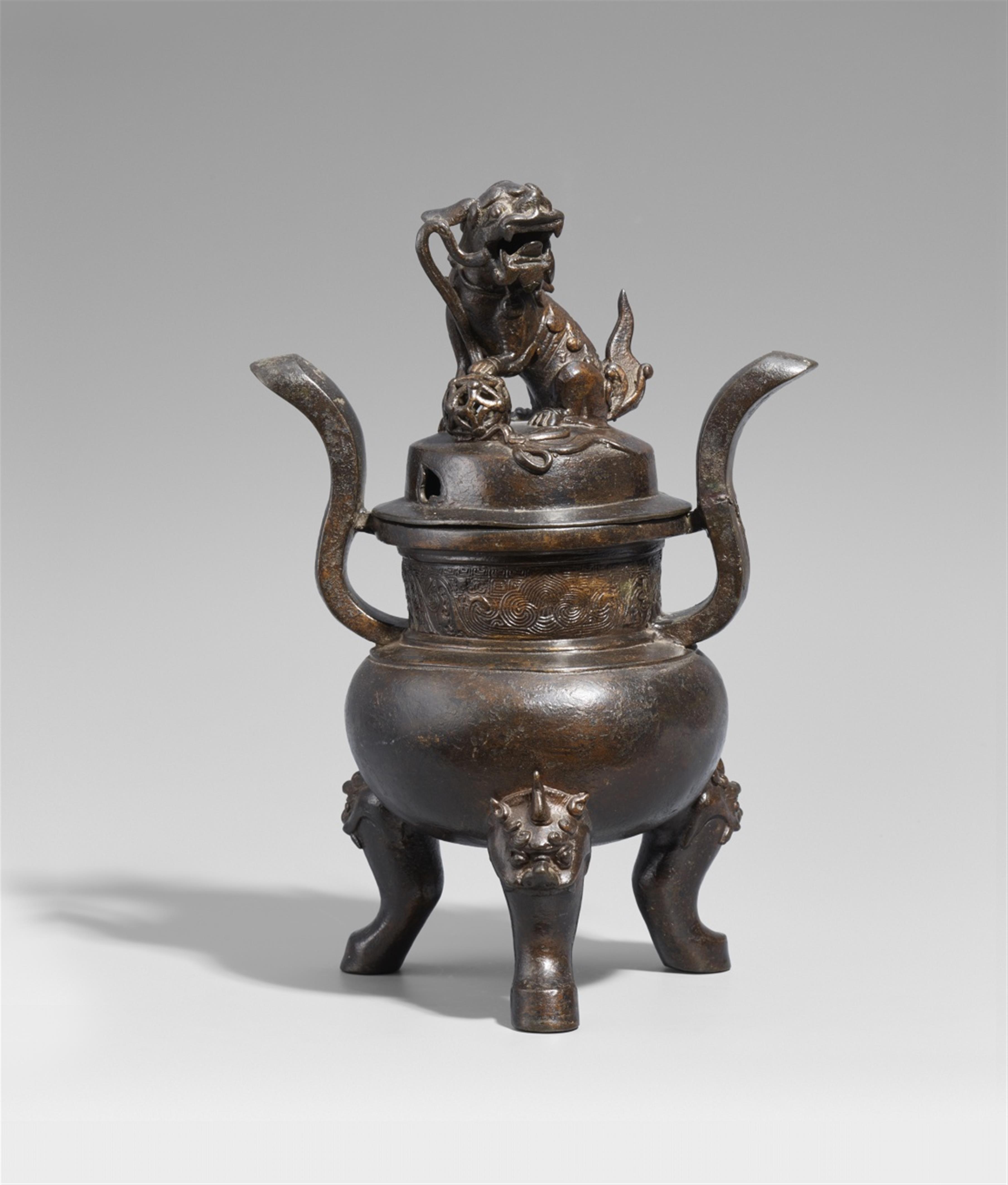 A bronze incense burner. Ming dynasty, 17th century - image-1