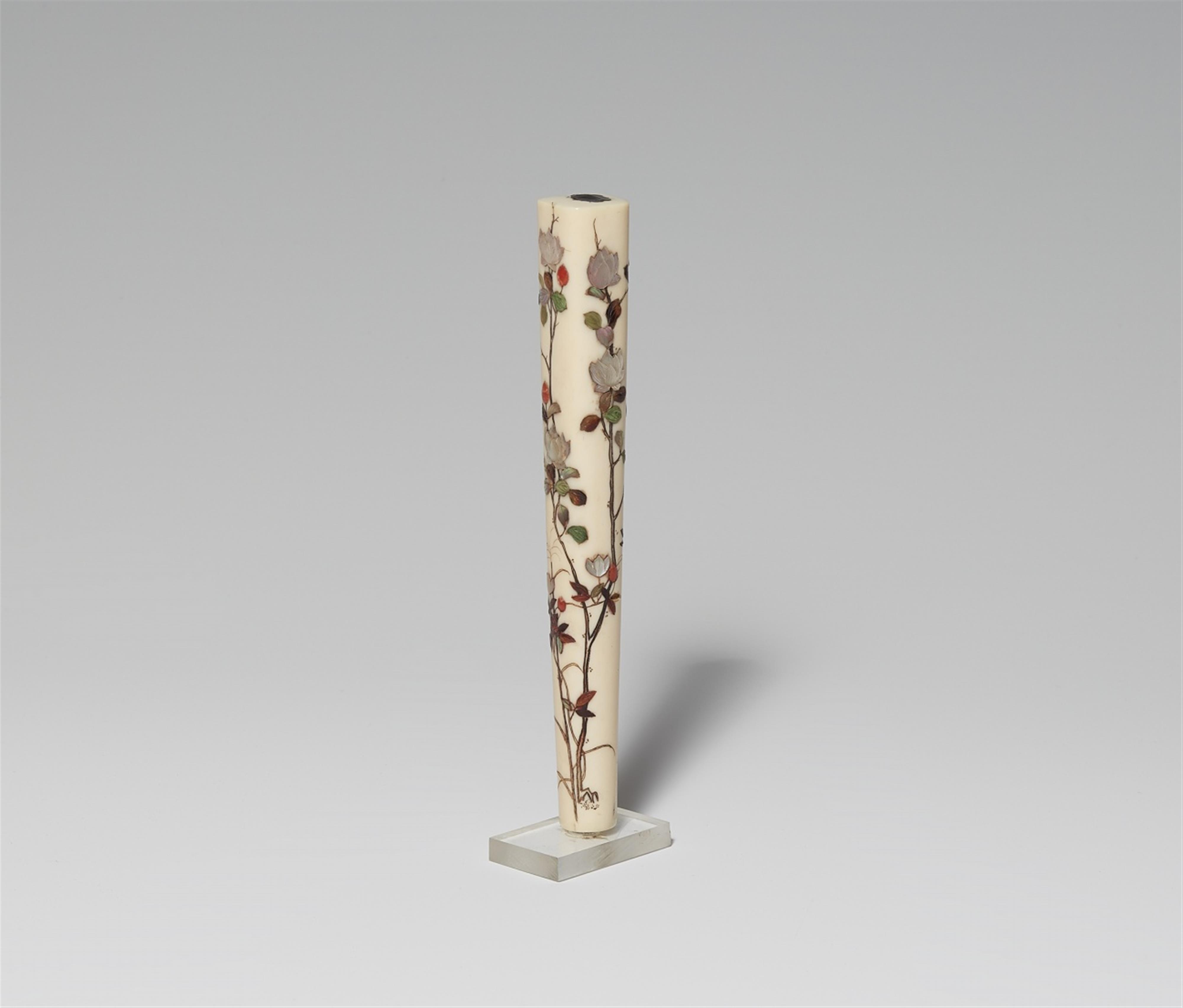 An ivory Shibayama umbrella handle. Late 19th century - image-1