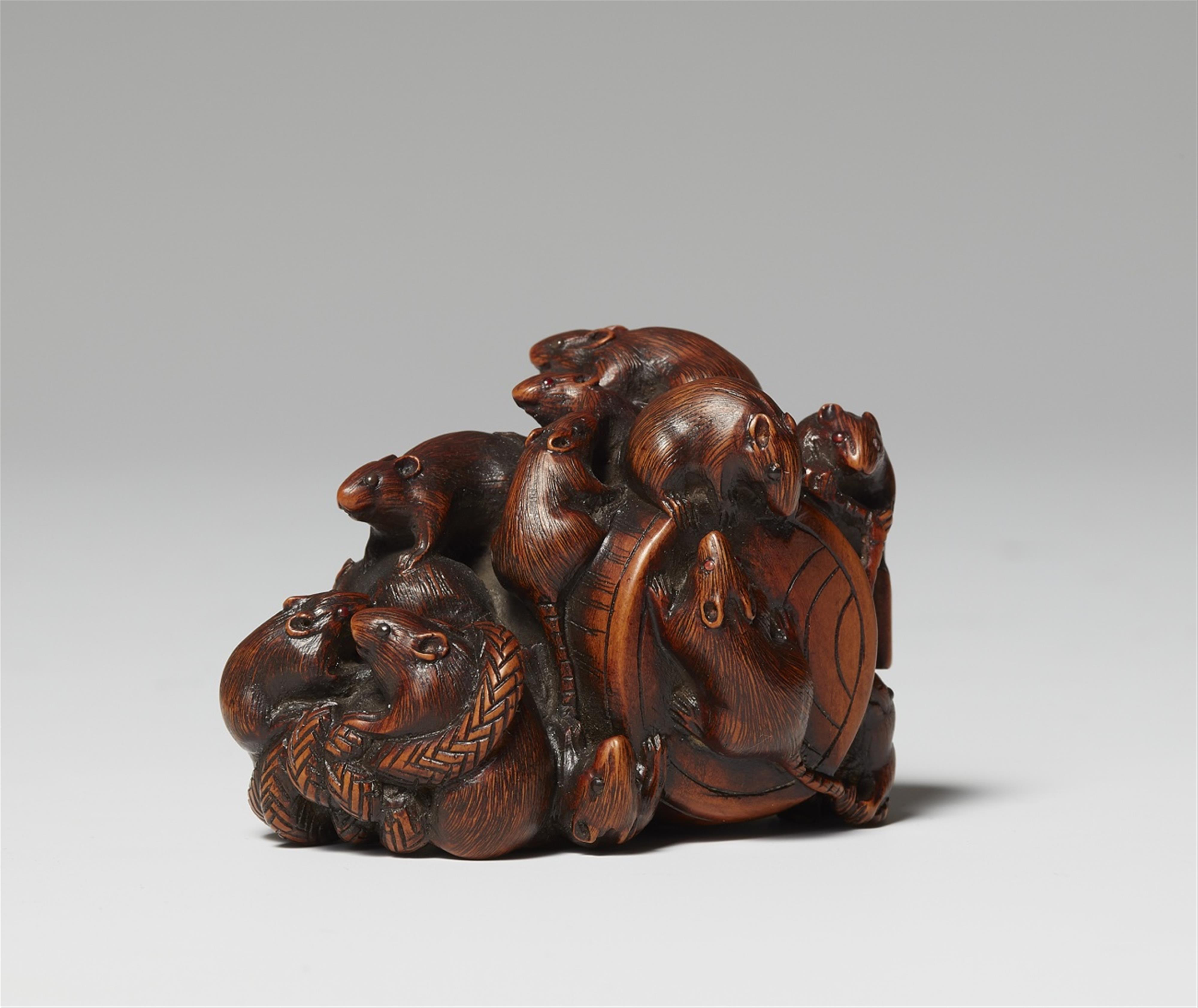 A small boxwood okimono of thirteen rats. Late 19th century - image-1