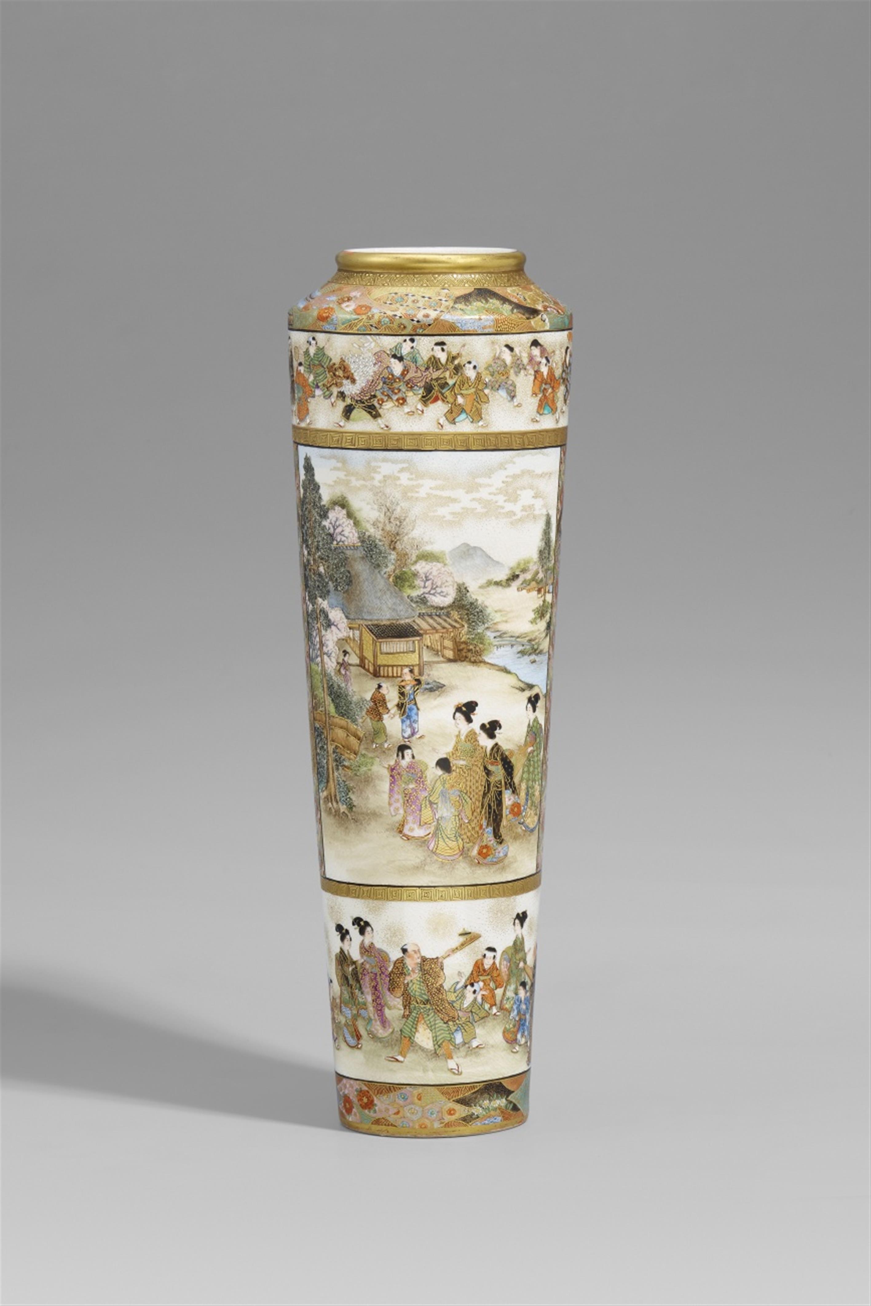 A slender and tall Satsuma vase. Kyoto. Late 19th century - image-1