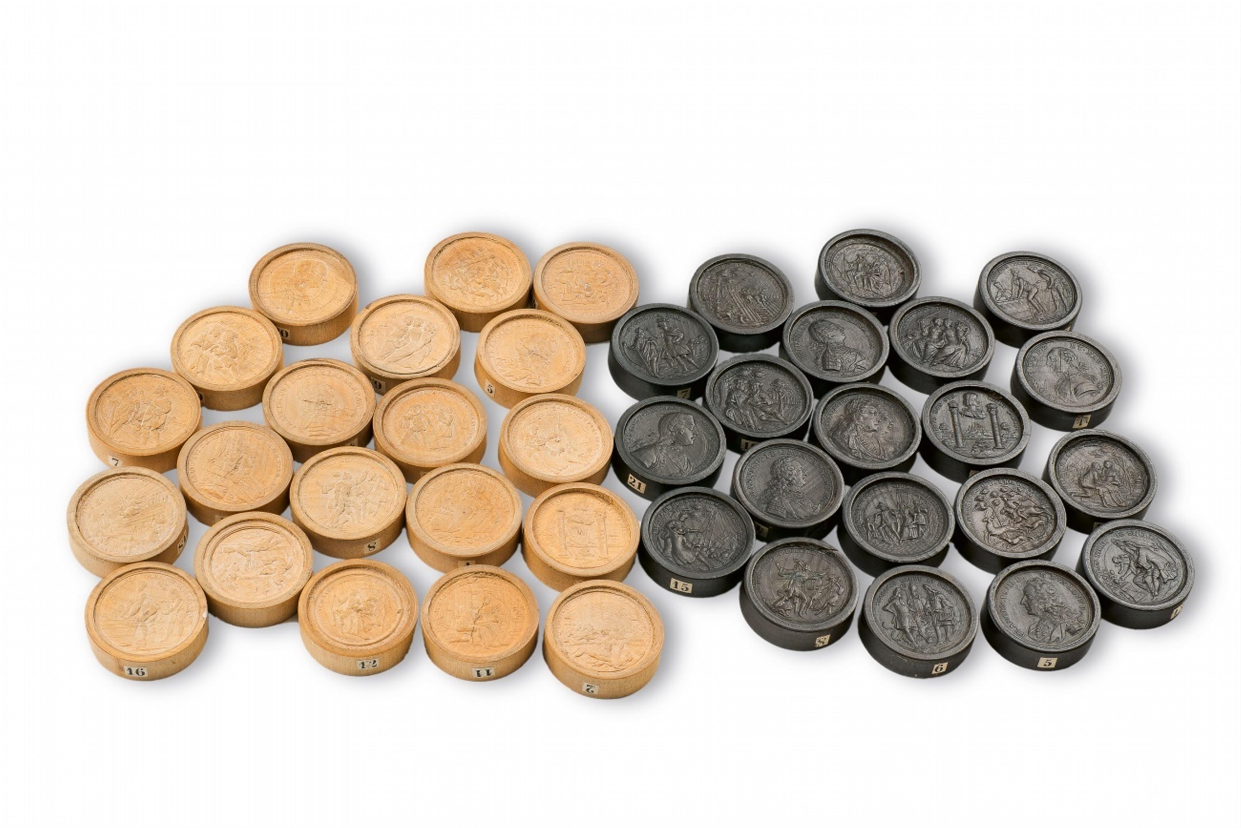 A set of 40 wooden game pieces - image-1