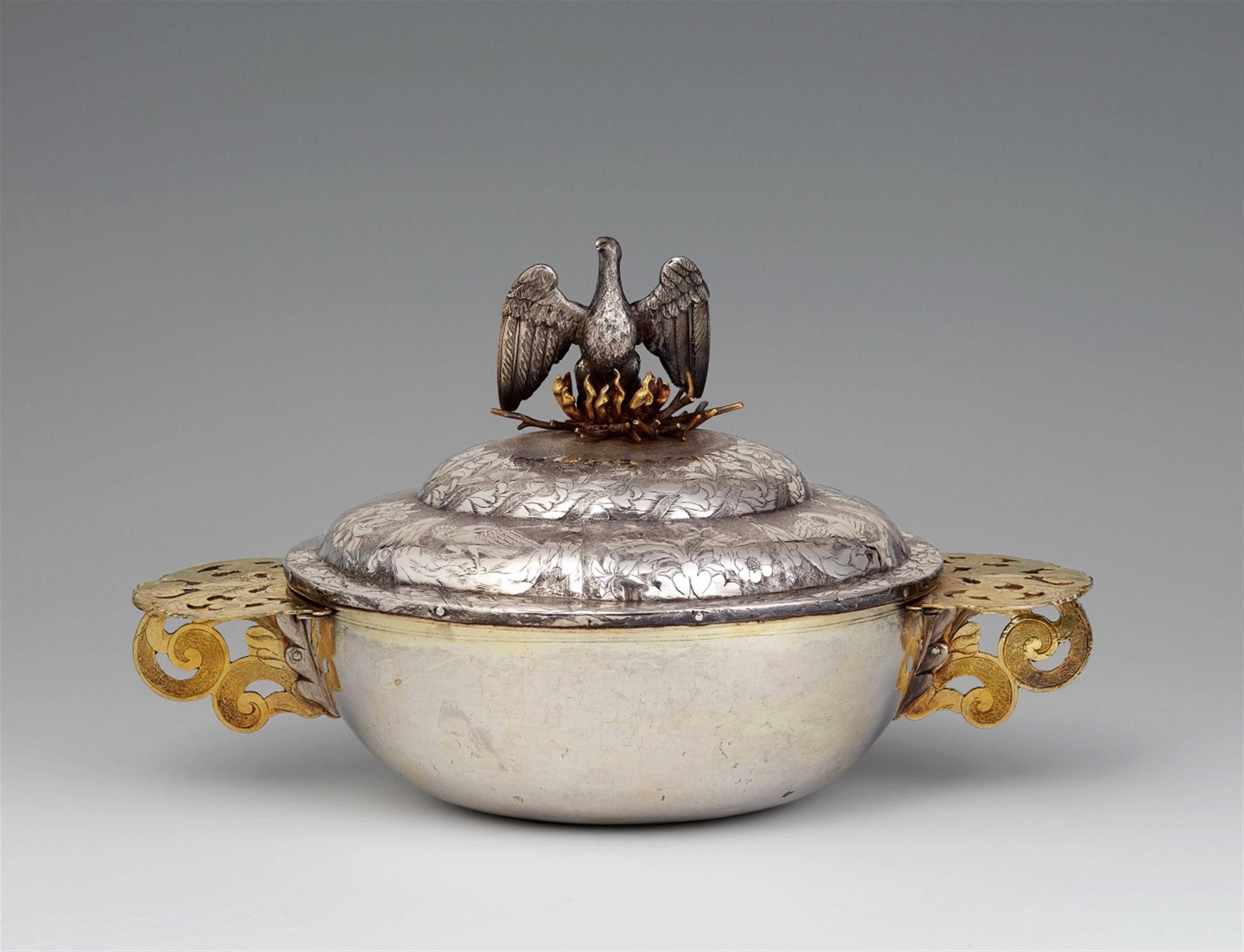 A parcel gilt silver ecuelle - image-1