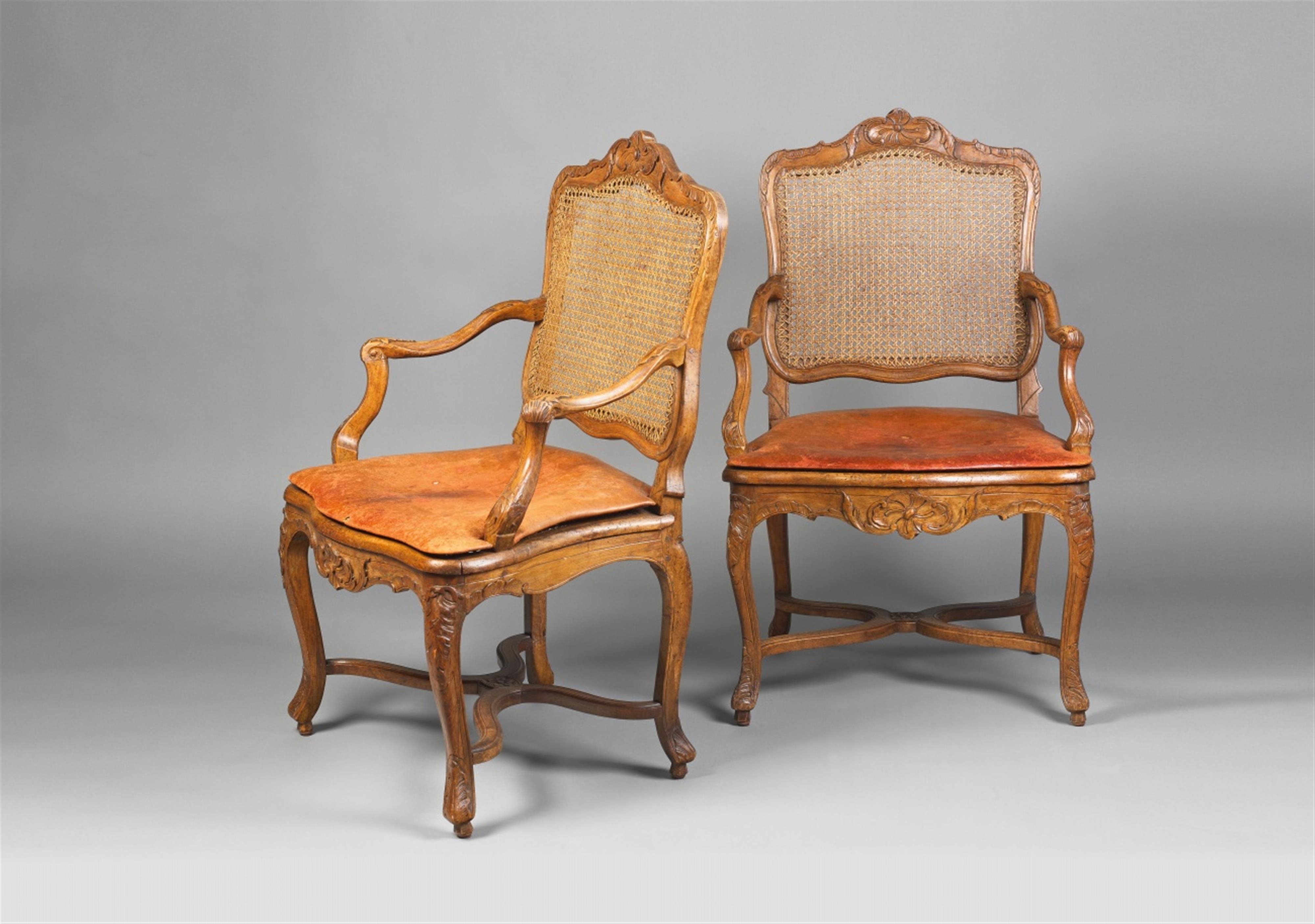 Paar Fauteuils époque Louis XV - image-1