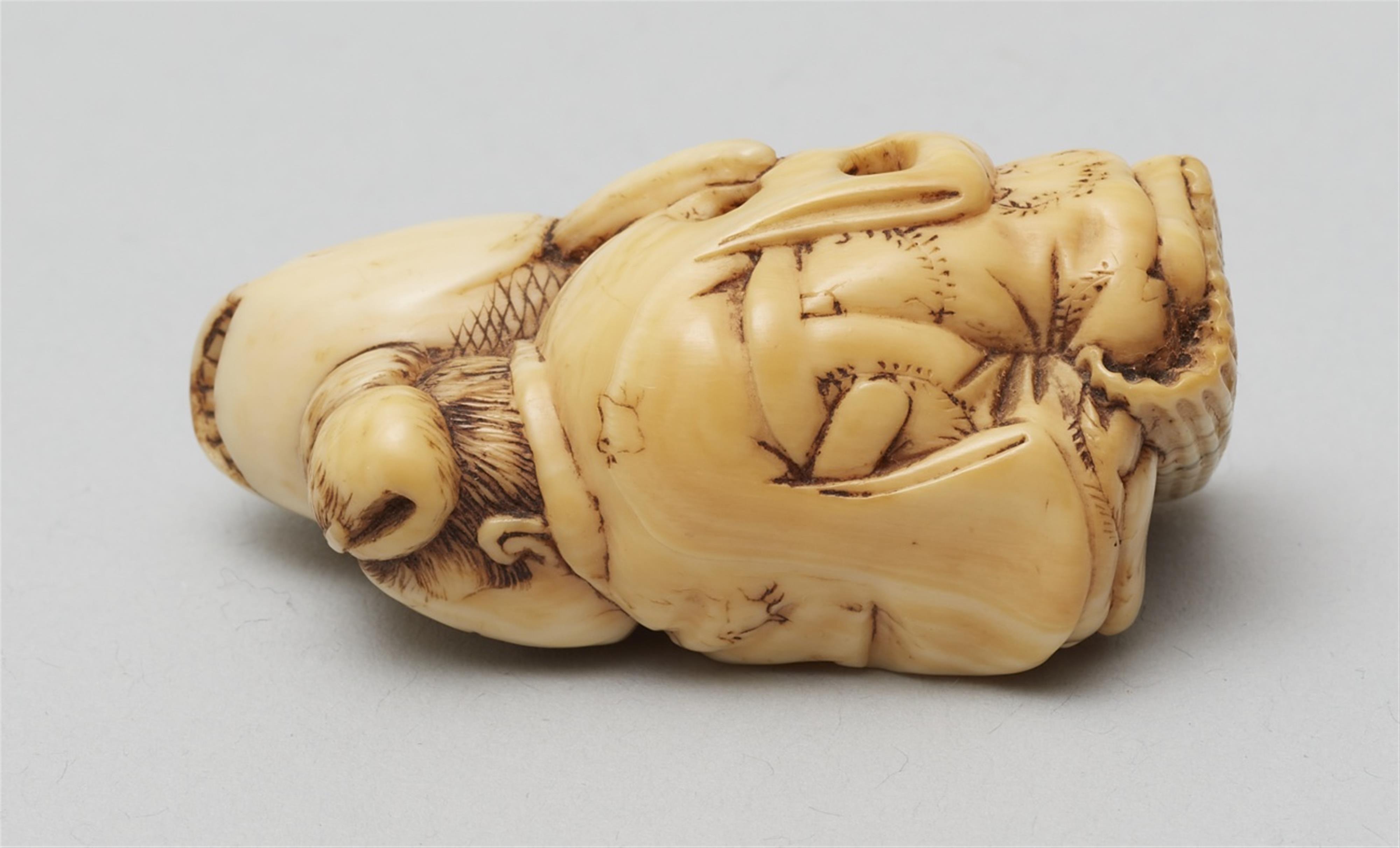 An ivory netsuke of Ushiwakamaru fighting with a giant carp. Mid-19th century - image-3