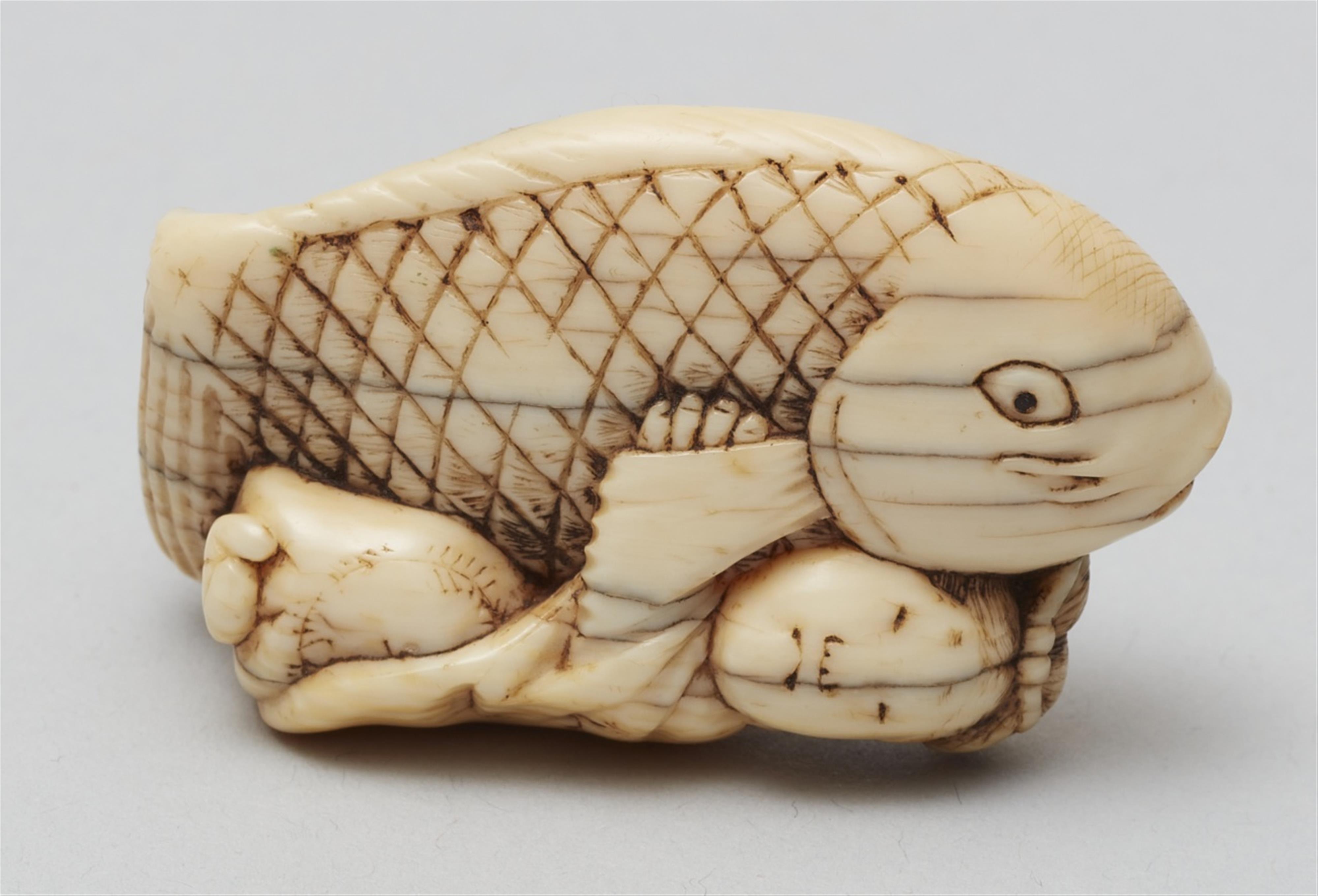 An ivory netsuke of Ushiwakamaru fighting with a giant carp. Mid-19th century - image-4