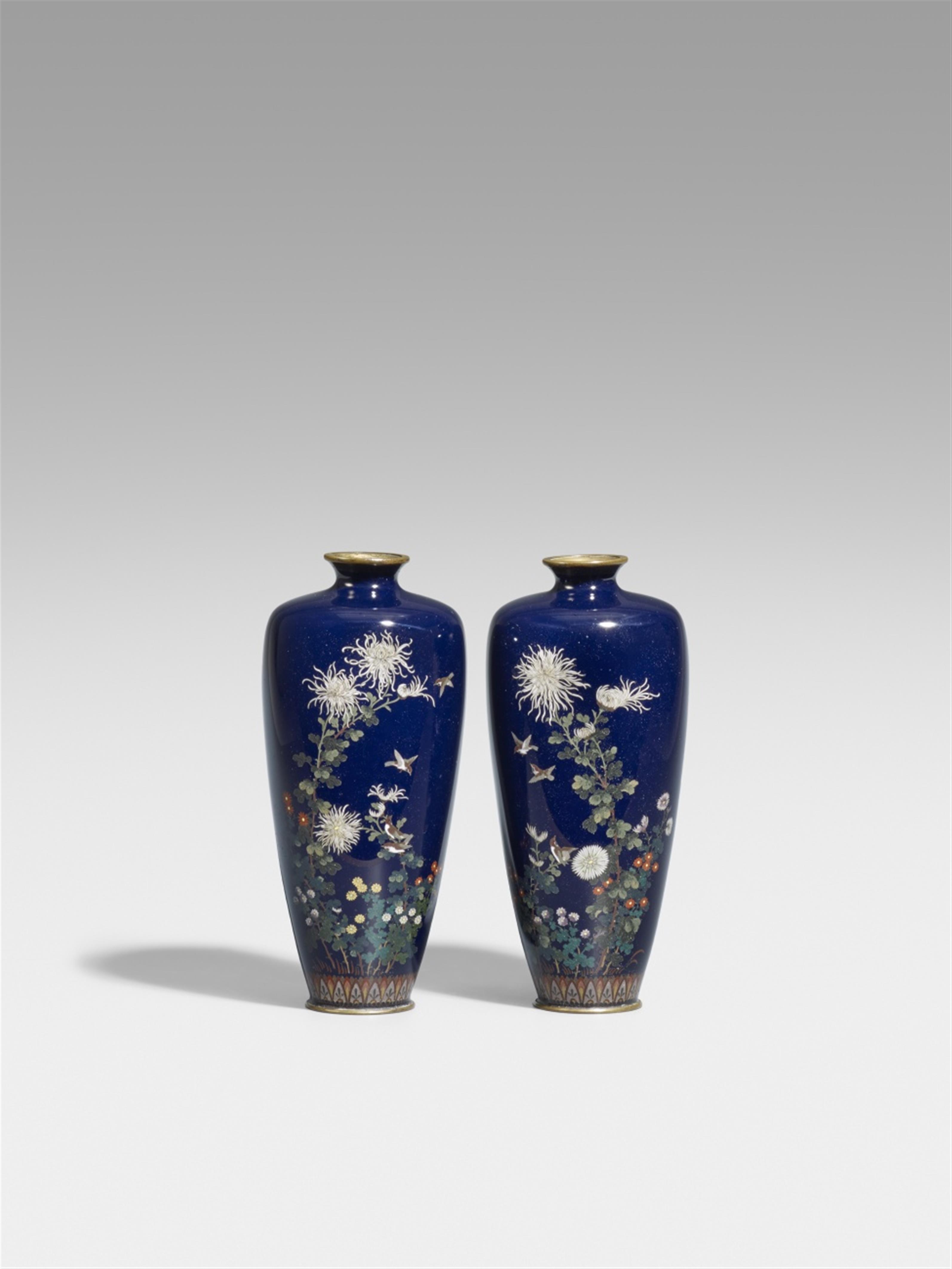 A pair of cloisonné enamel vases. Late 19th century - image-1