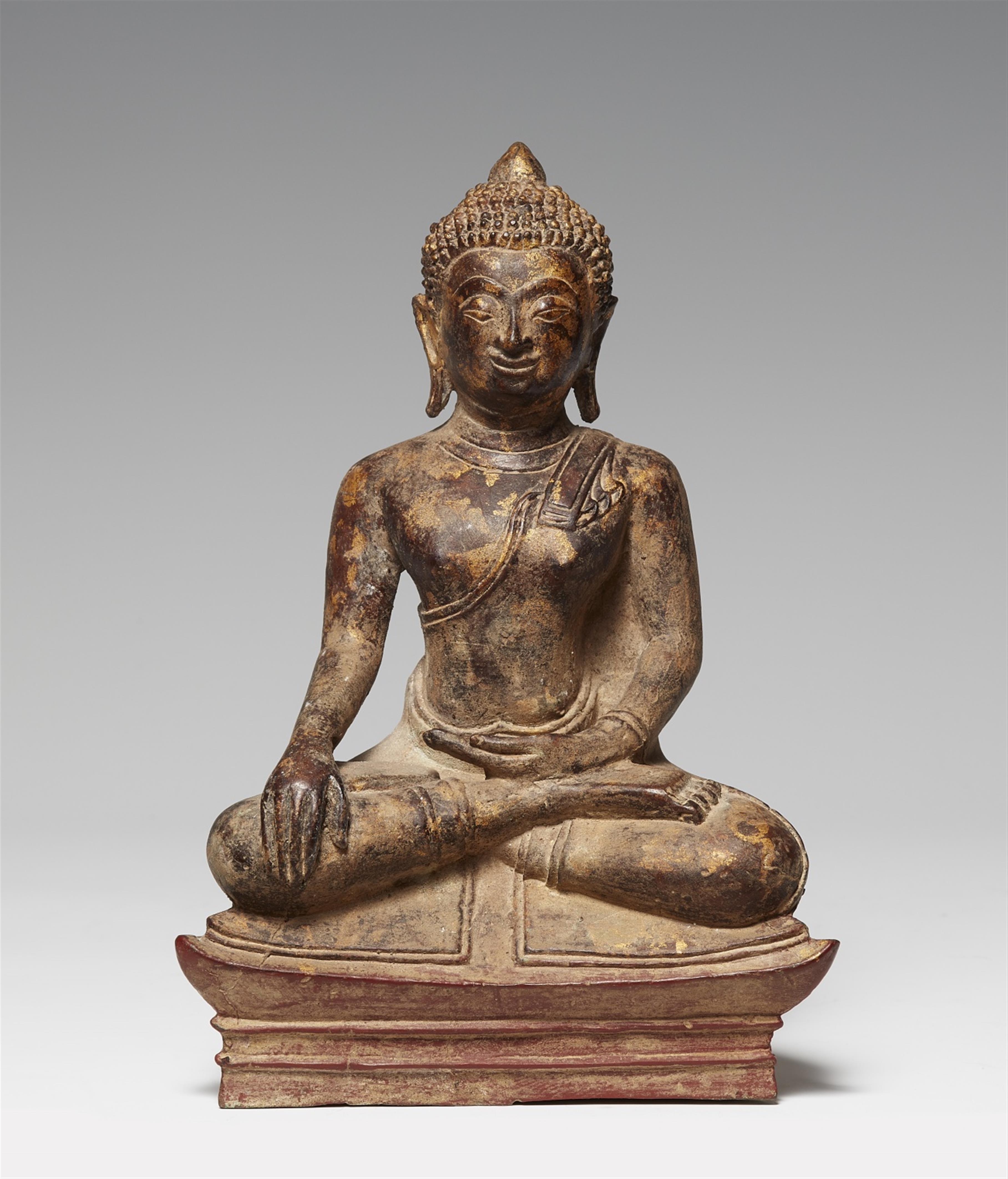 Buddha maravijaya. Bronze mit Resten von Vergoldung. Nordthailand. 16. Jh. oder später - image-1