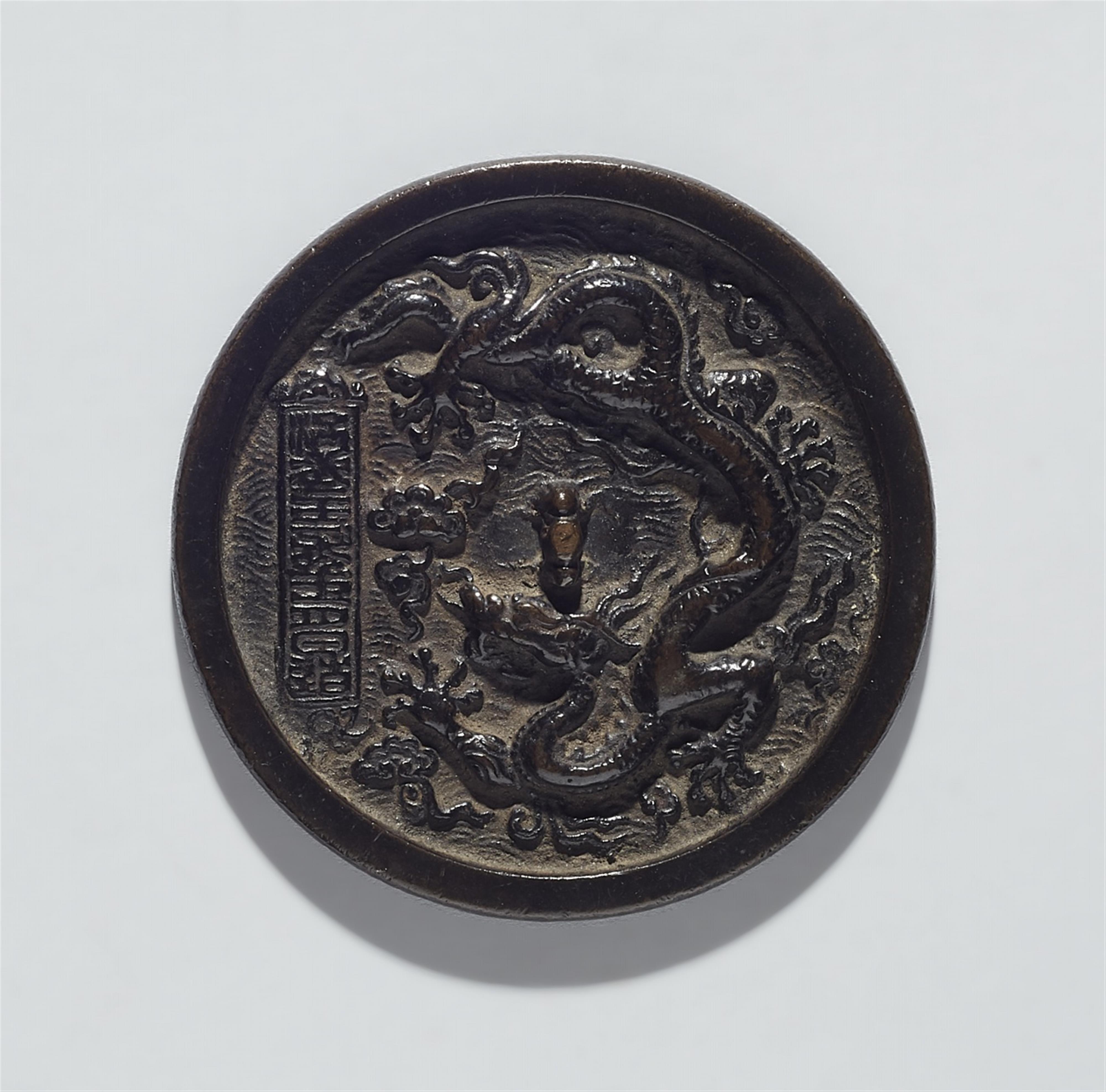 A bronze mirror. Late 14th century - image-1