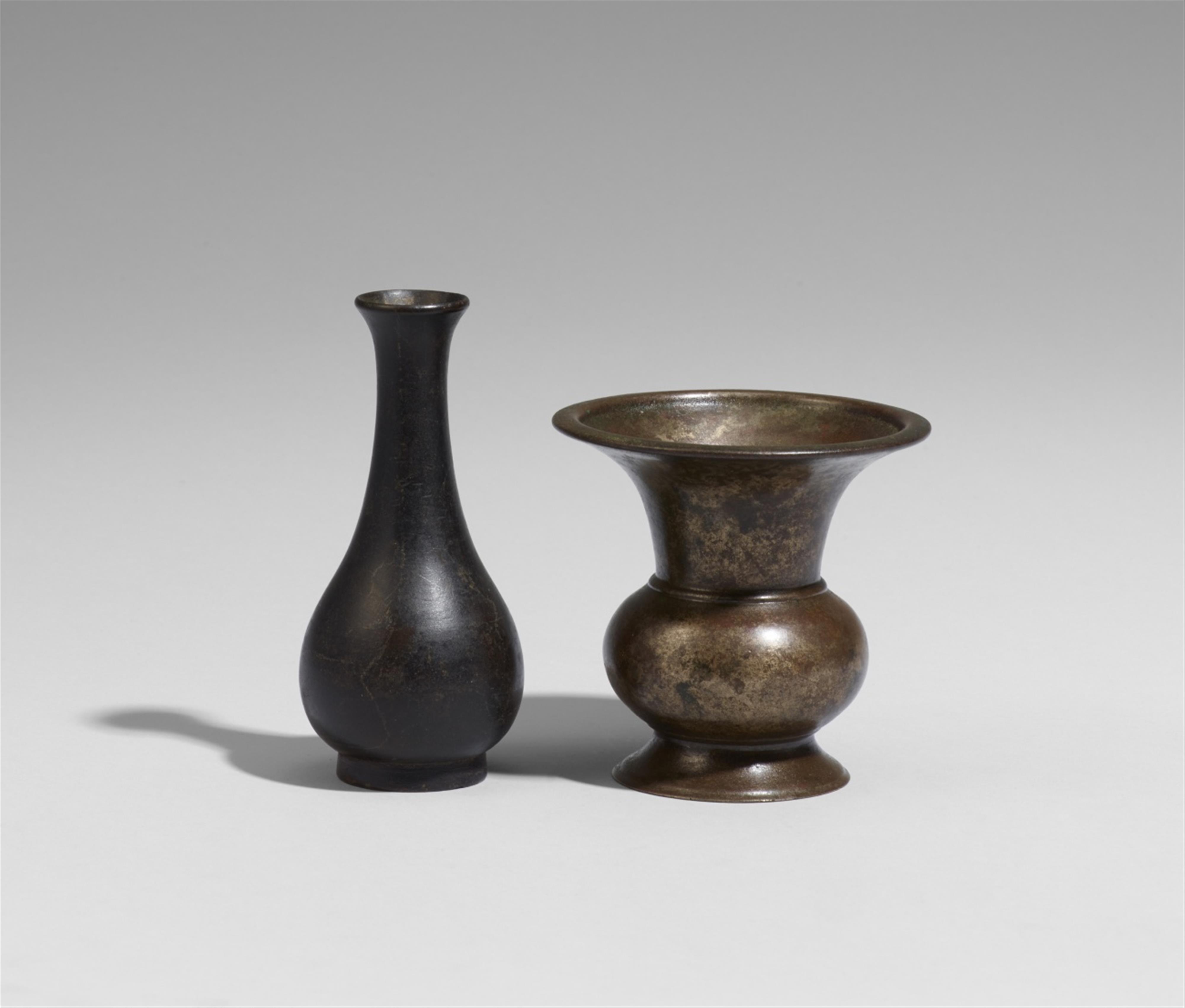 Two small bronze vessels. Ming / Qing dynasty - image-2