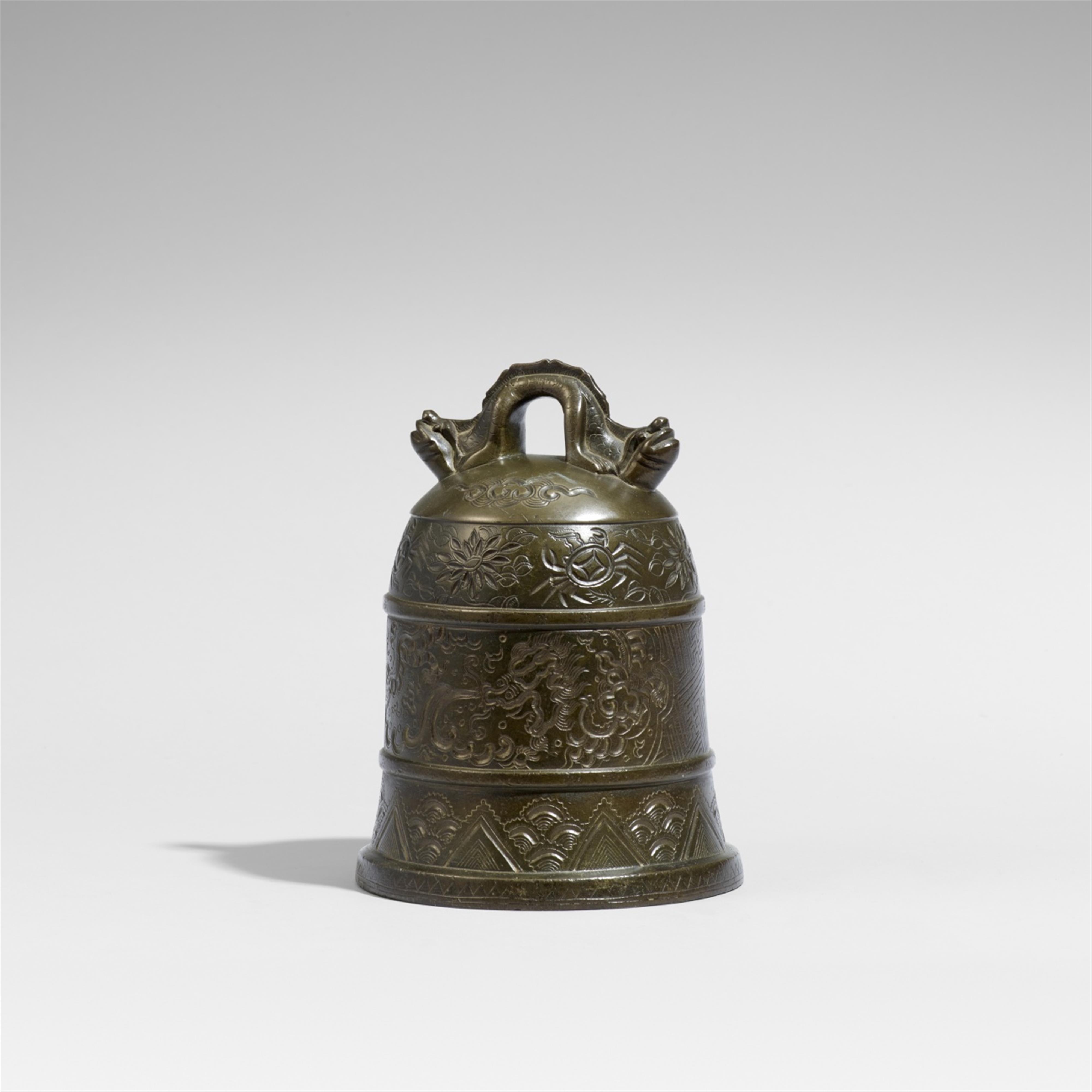 A bronze bell. 18th/19th century - image-1