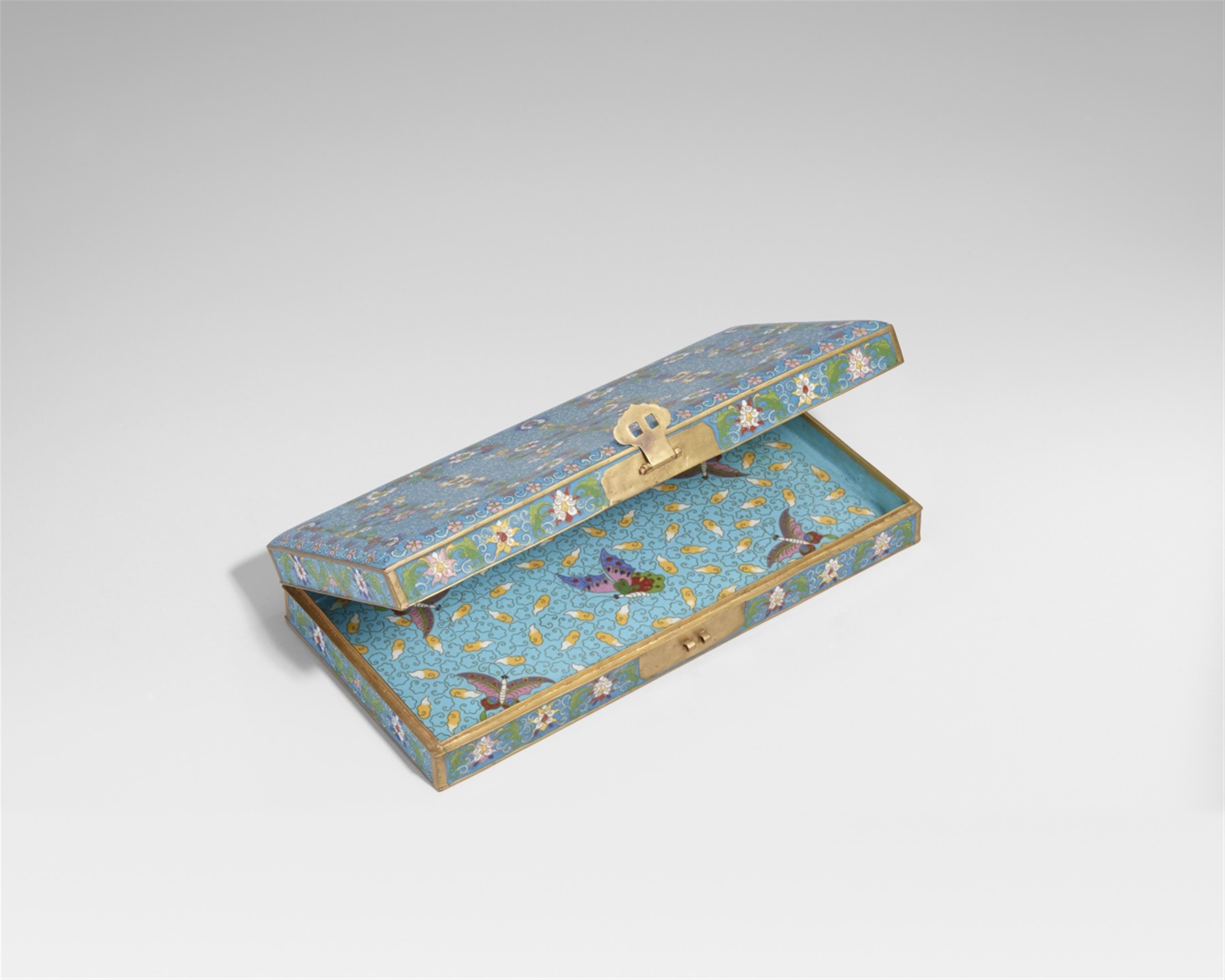 A rectangular cloisonné enamel lidded box. Late 19th/early 20th century - image-1