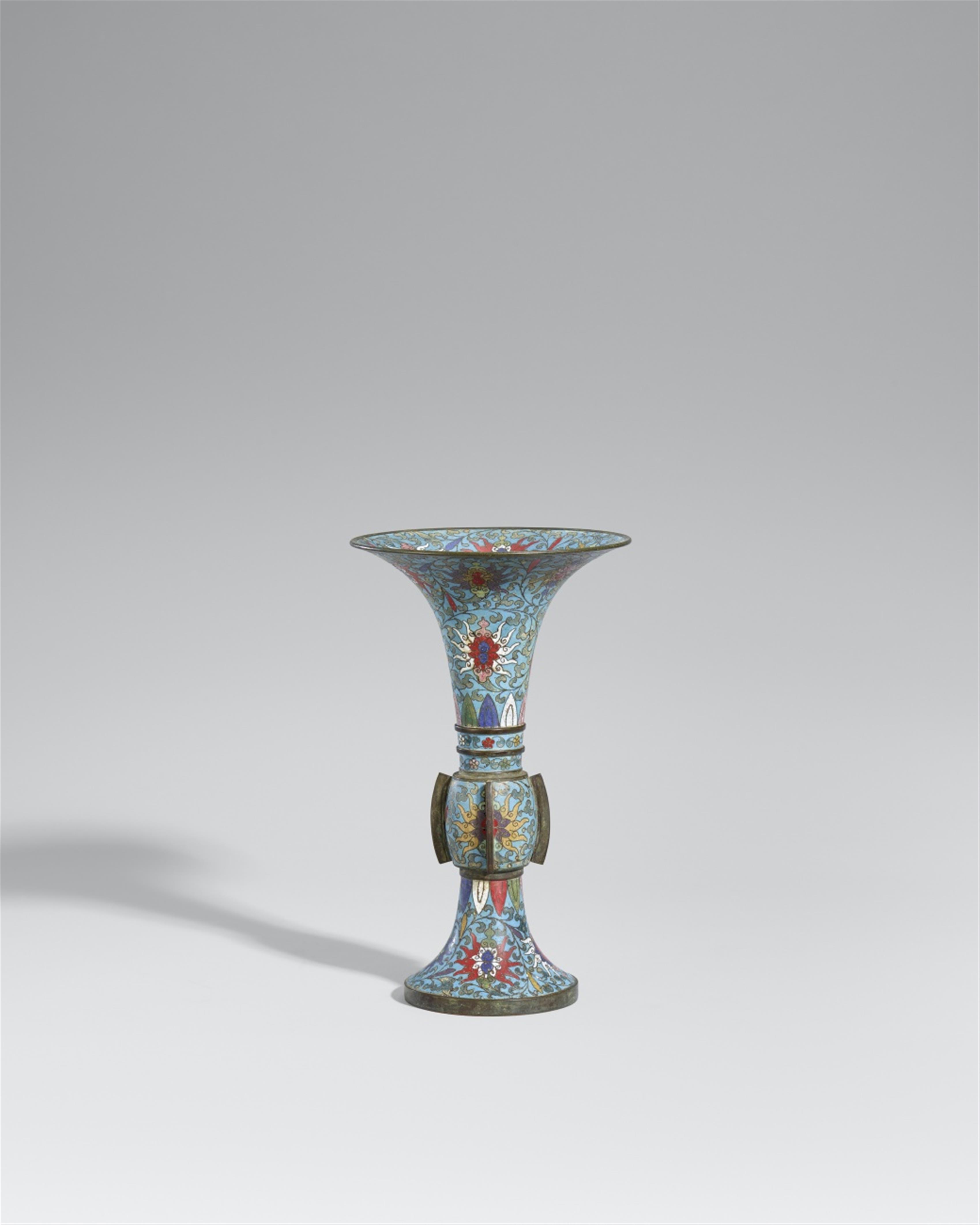 A gu-shaped cloisonné enamel altar vase. 19th century - image-1