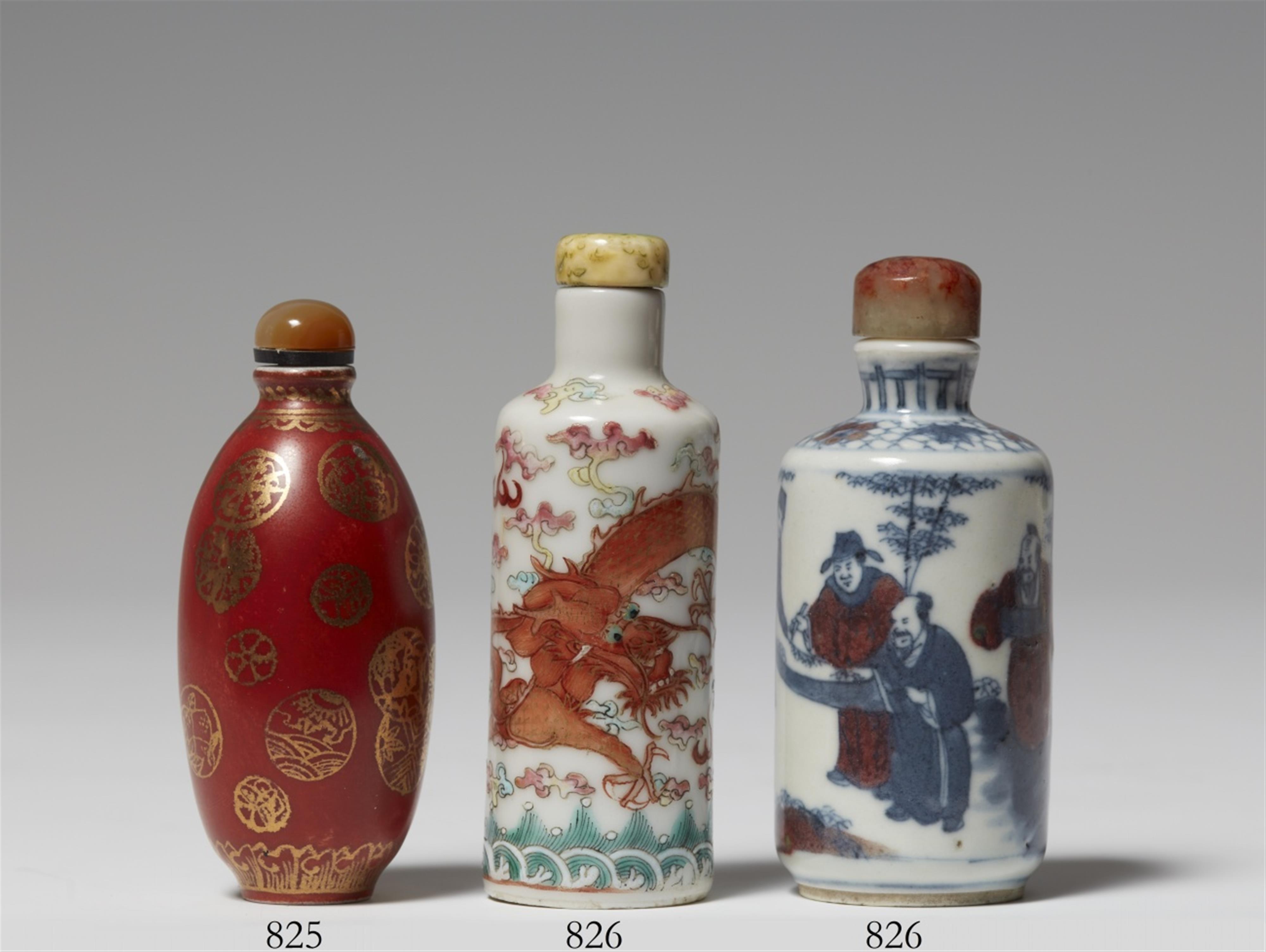 Two porcelain snuff bottles - image-1