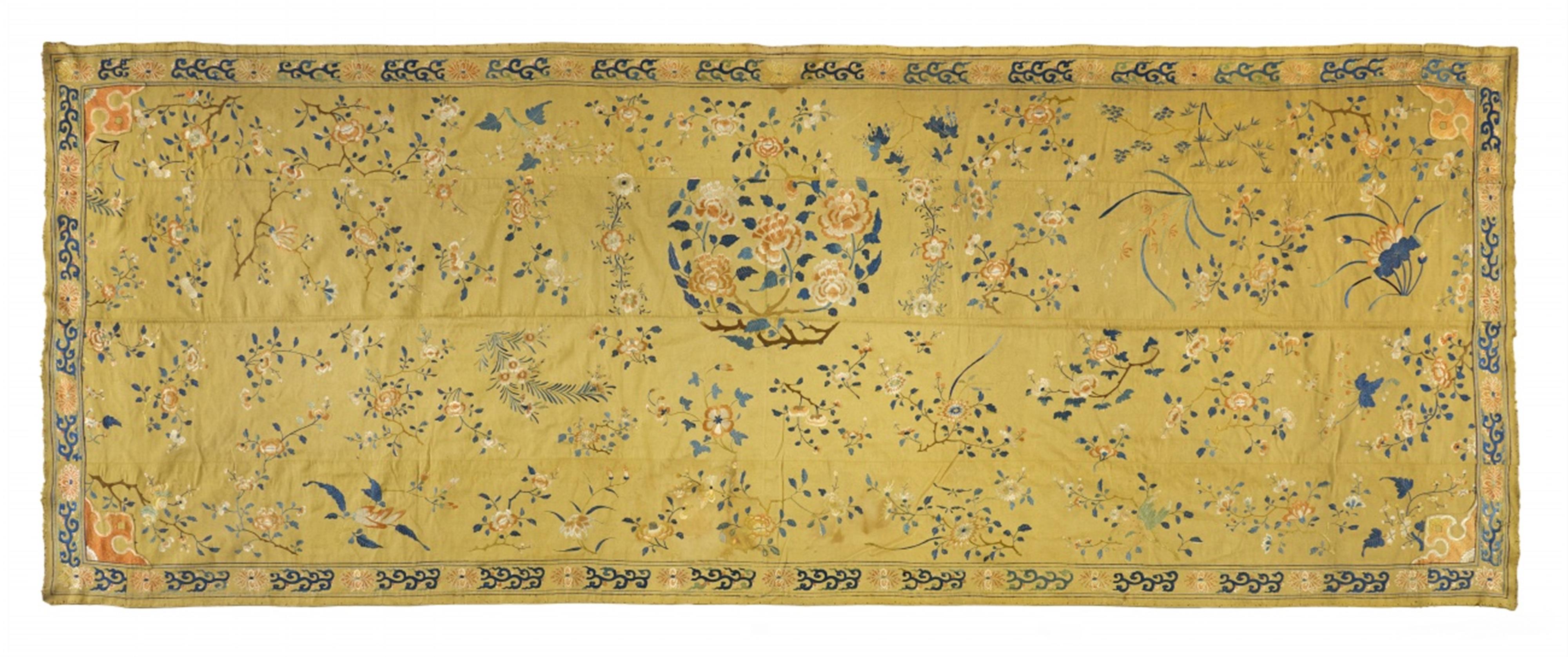 A very large embroidered panel. Late 19th century - image-1