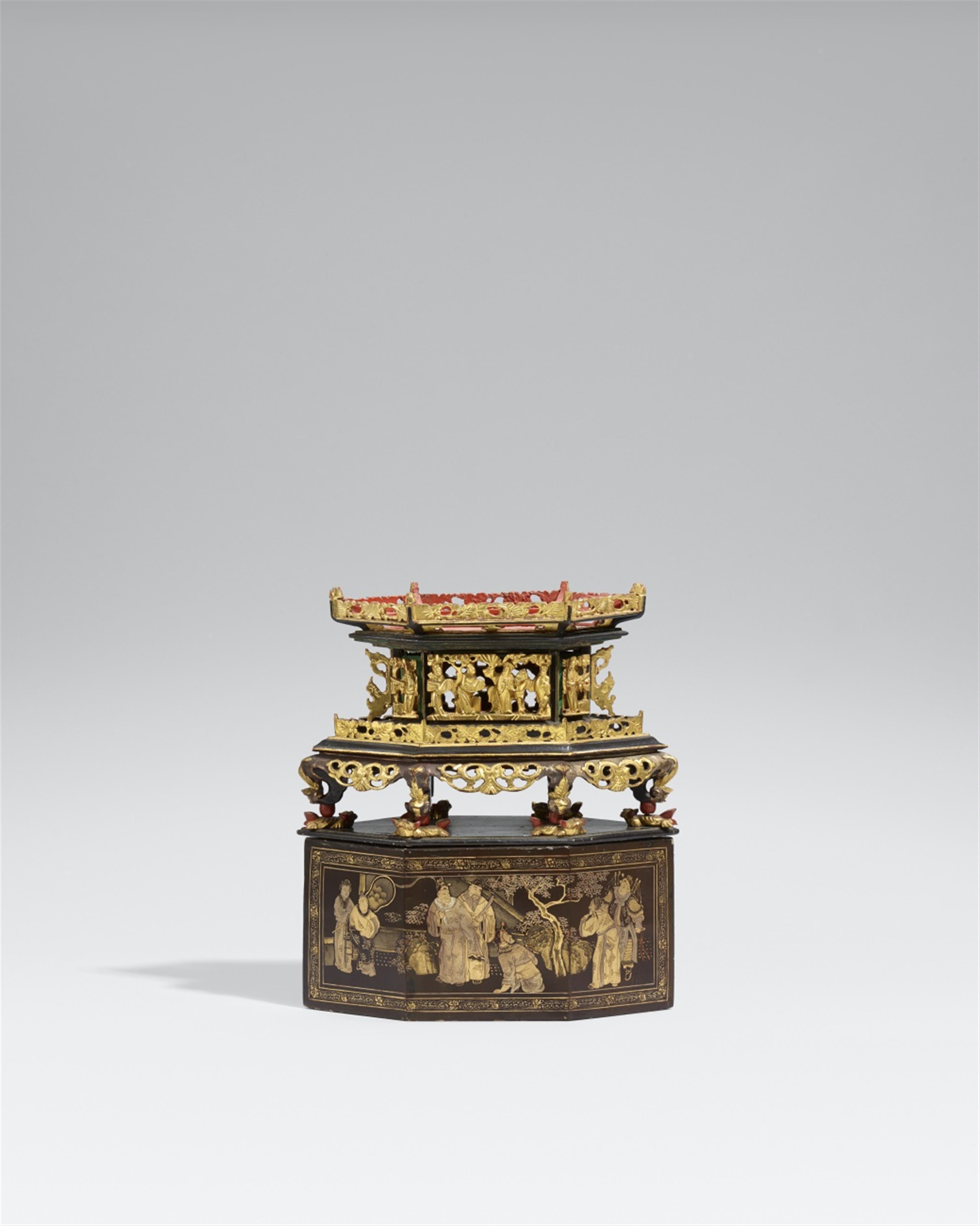 A painted and gilt lacquered wood offering table (chien-nab) with a lid. Malaysia/Singapore. Around 1900 - image-1