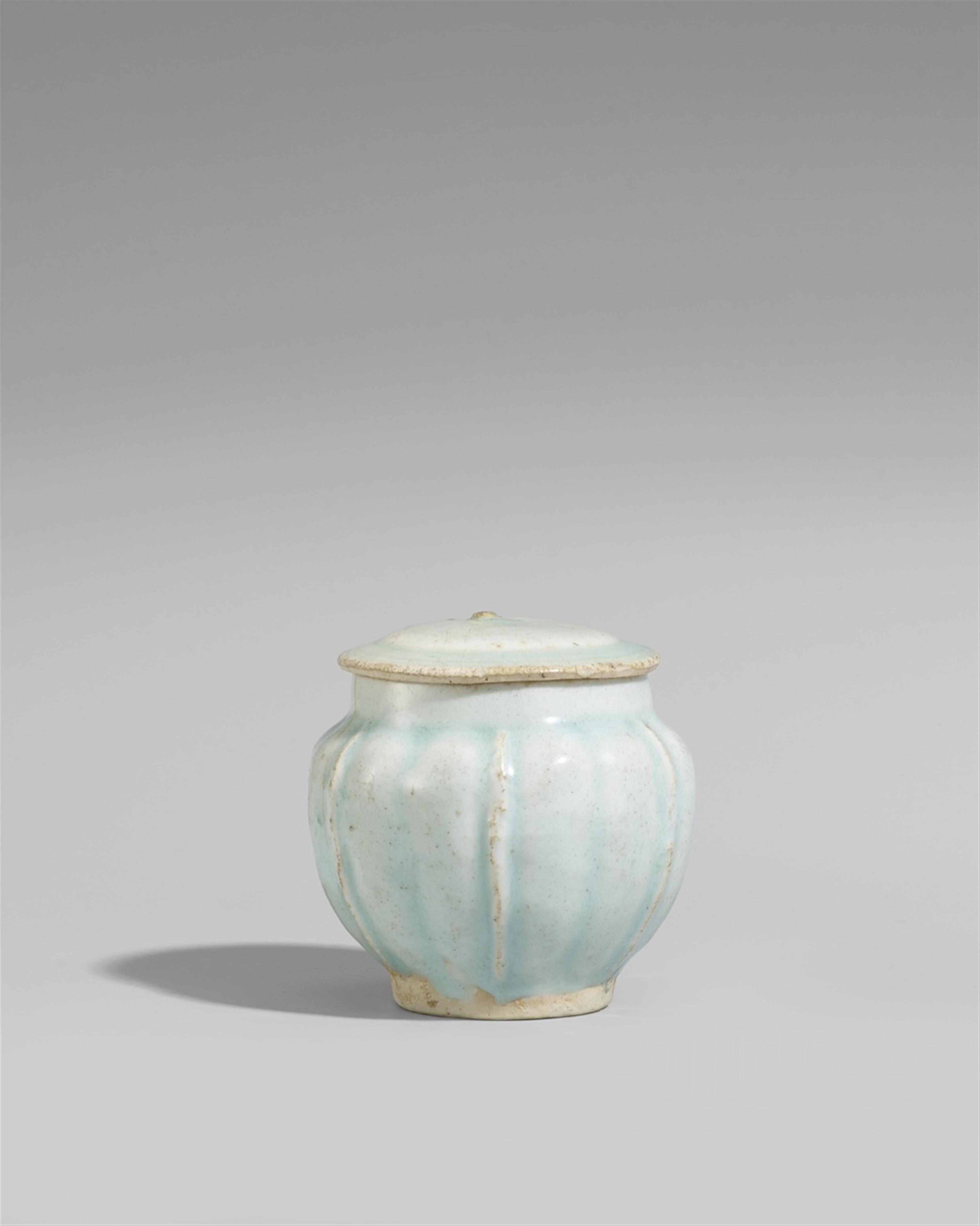 Deckeltöpfchen mit qingbai-Glasur. Song-Zeit (907-1279) - image-1