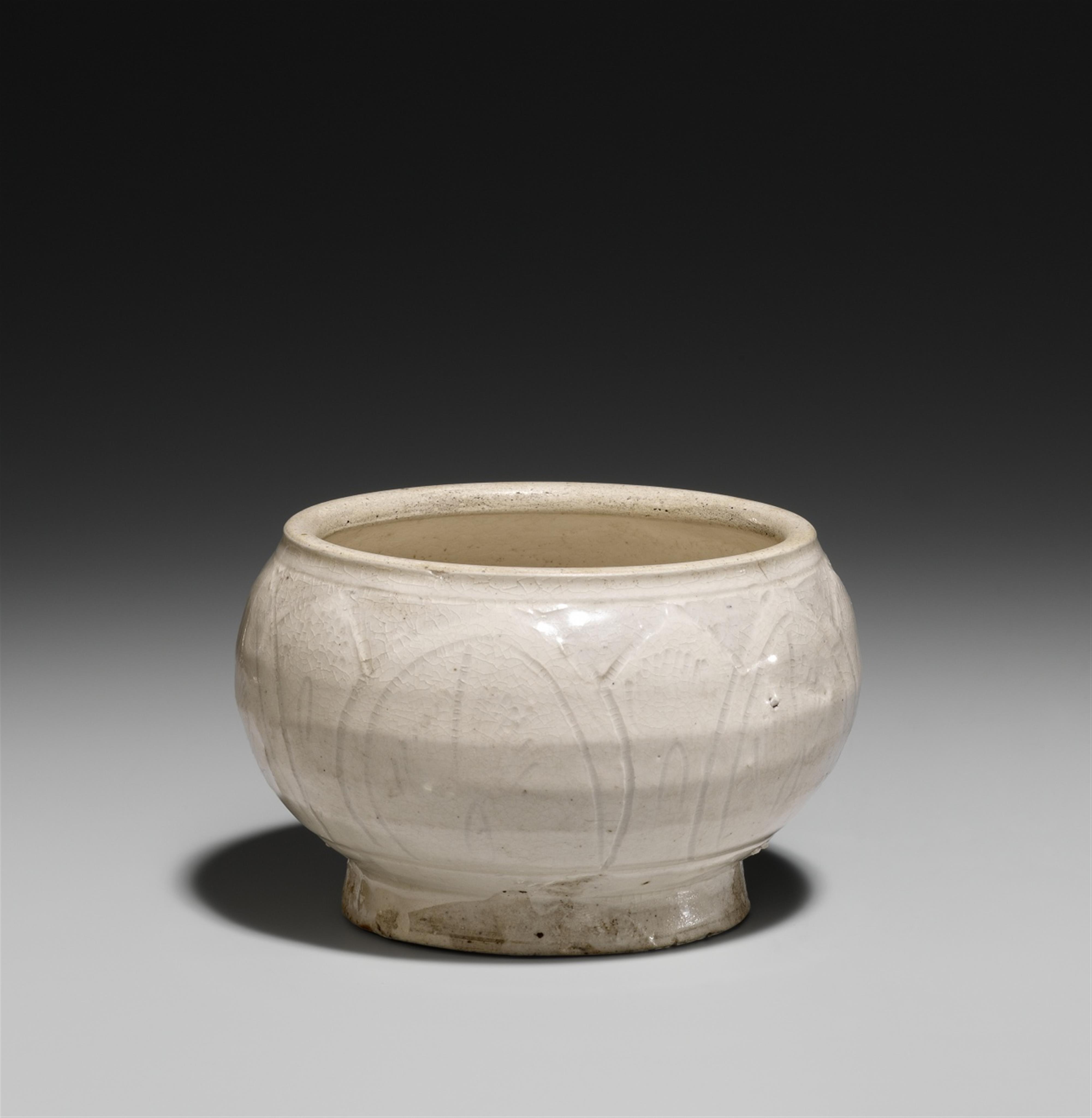 A globular Cizhou jar. Northern Song dynasty, 11th/12th century - image-1