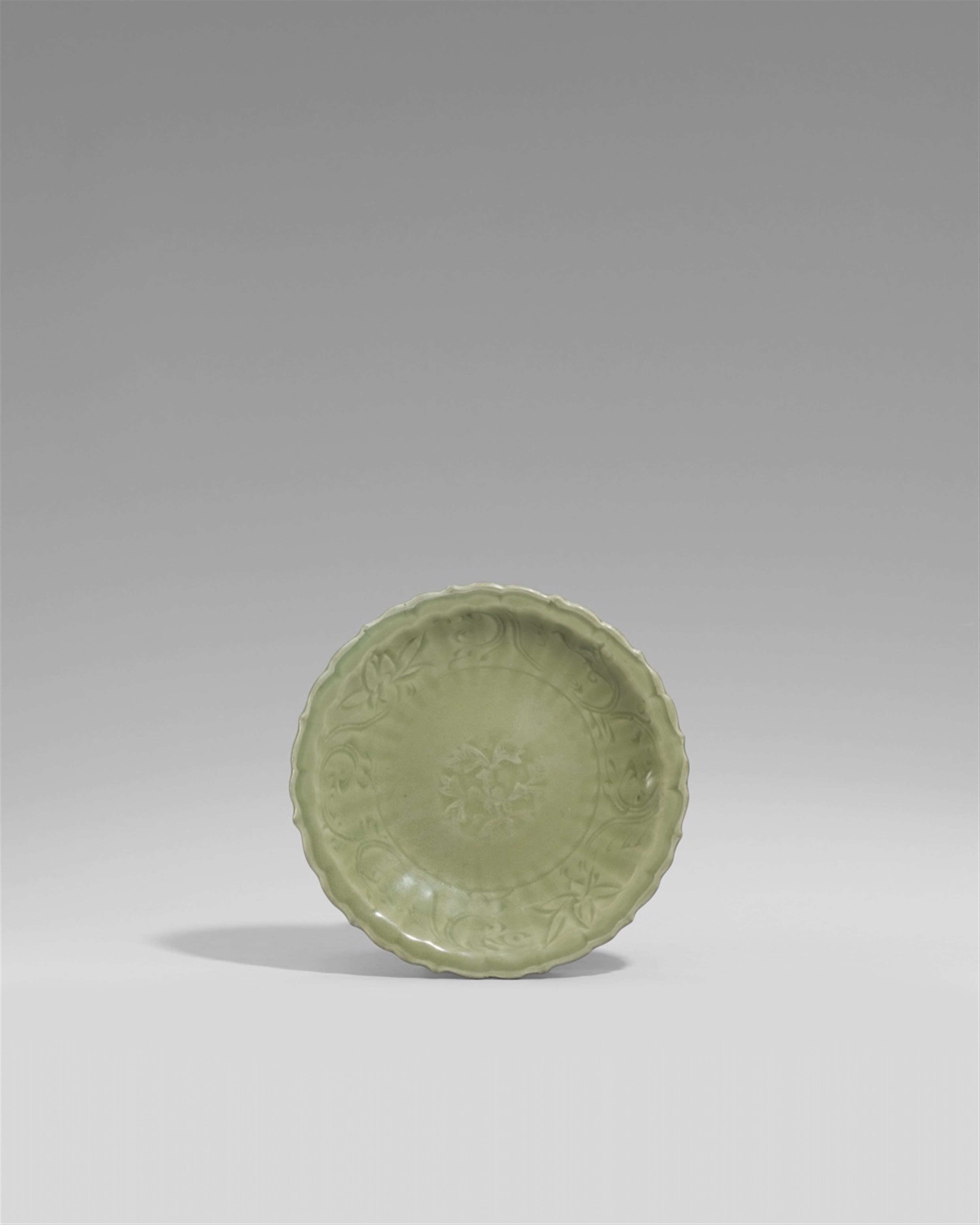 A Longquan celadon charger. 14th/15th century - image-1