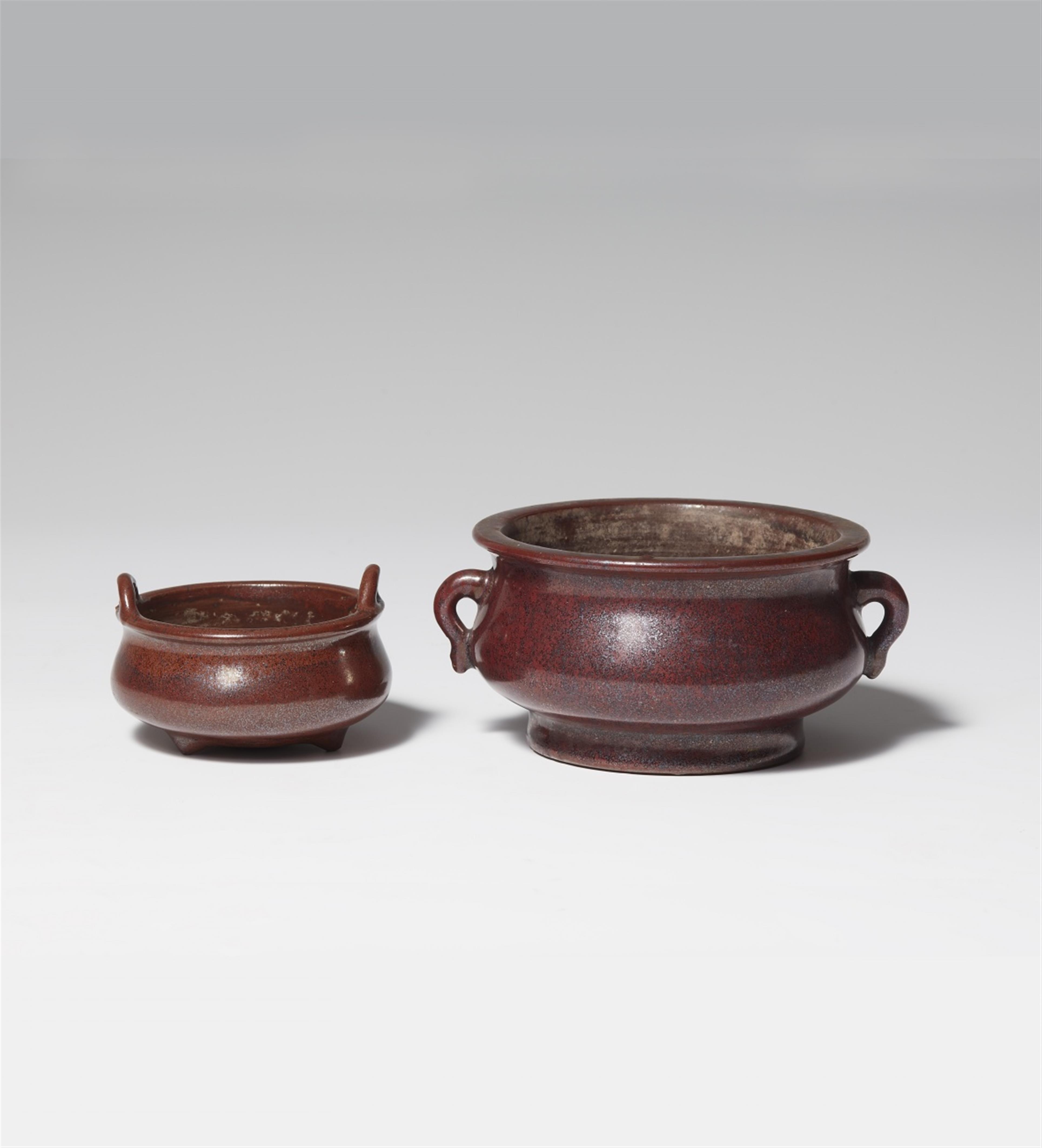 Two small iron-rust glazed censers. 18th century - image-1