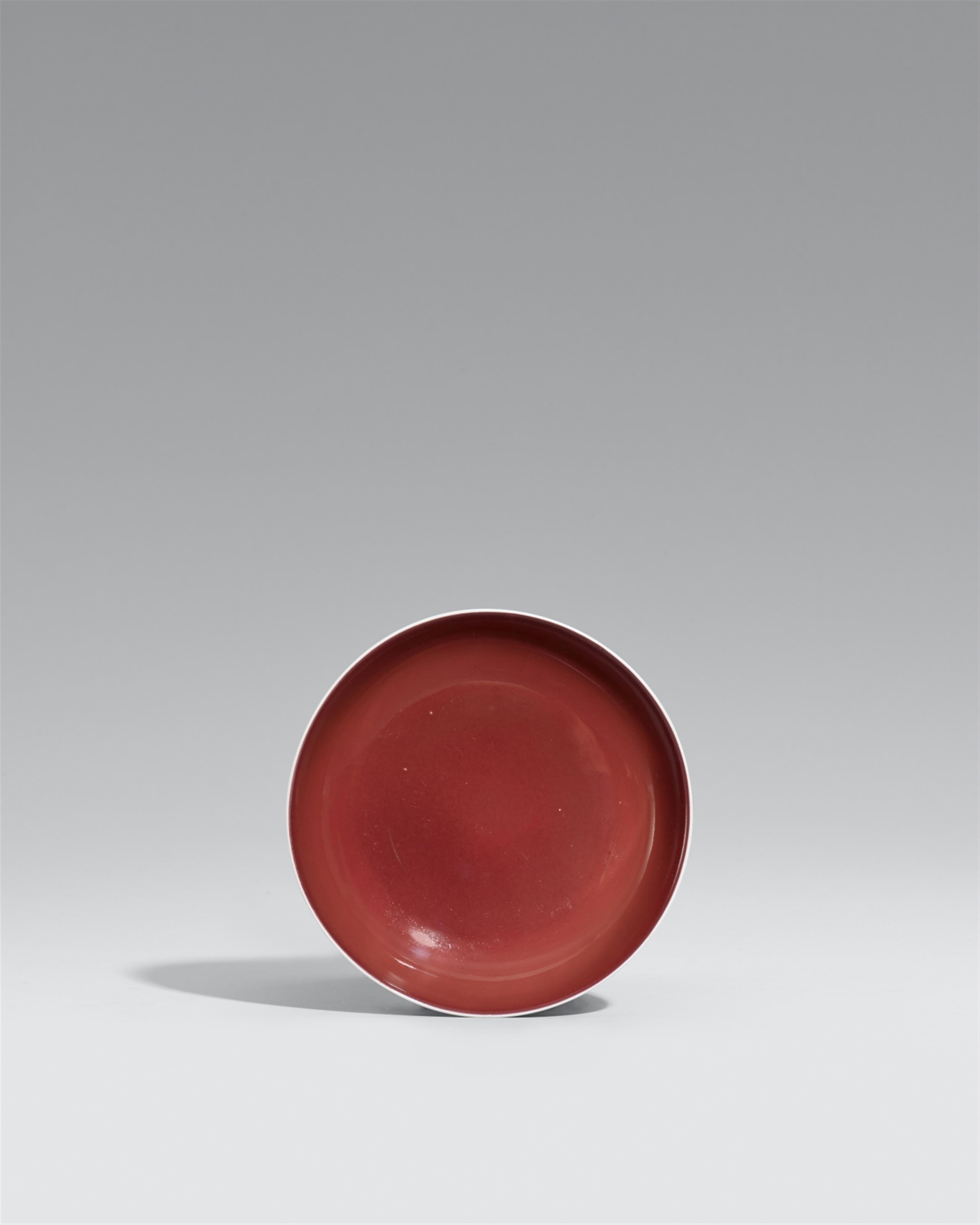 A copper-red-glazed saucer-dish. Qianlong period (1735-1796) - image-1