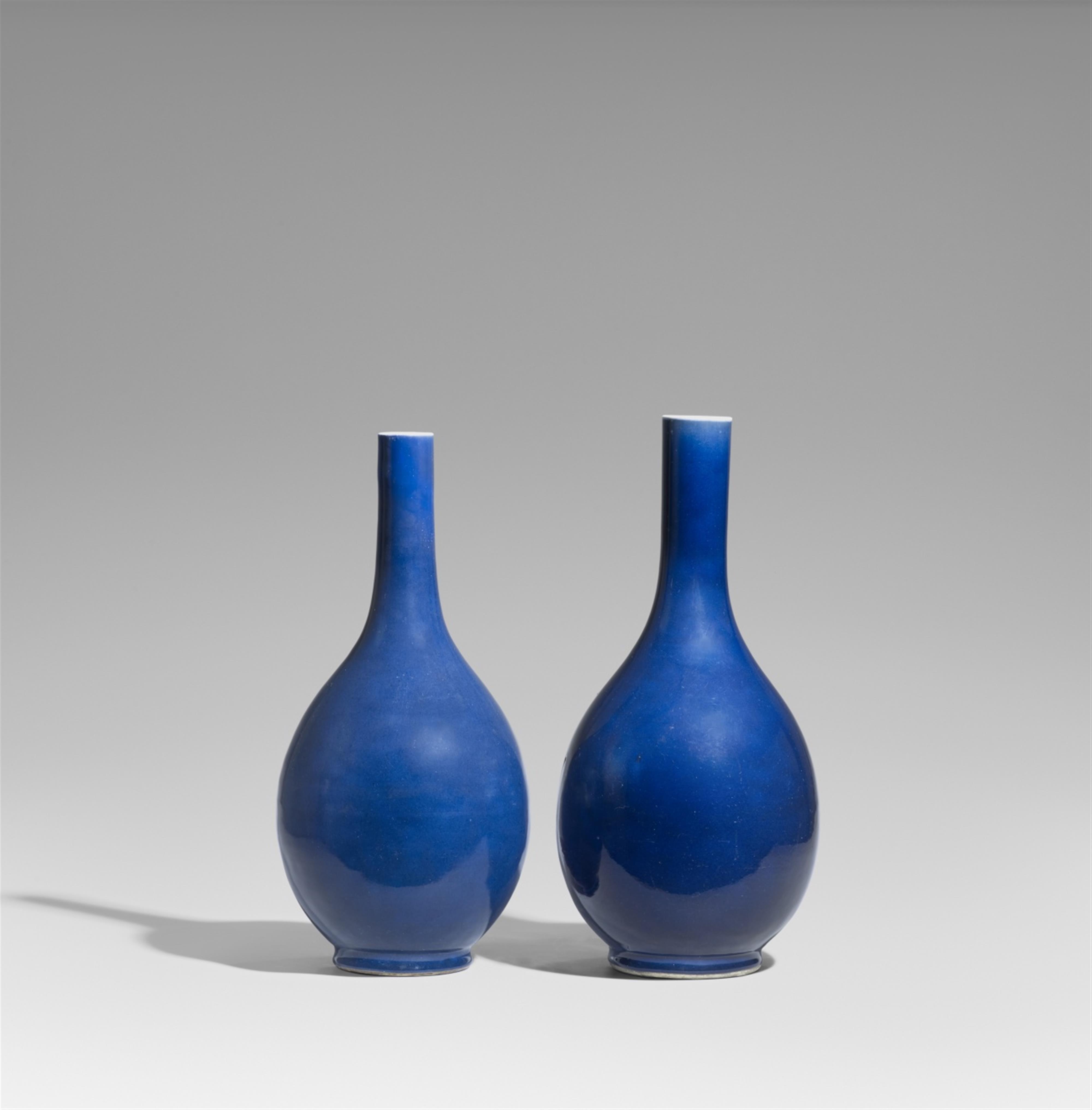 Two large blue-glazed vases. 18th century - image-1