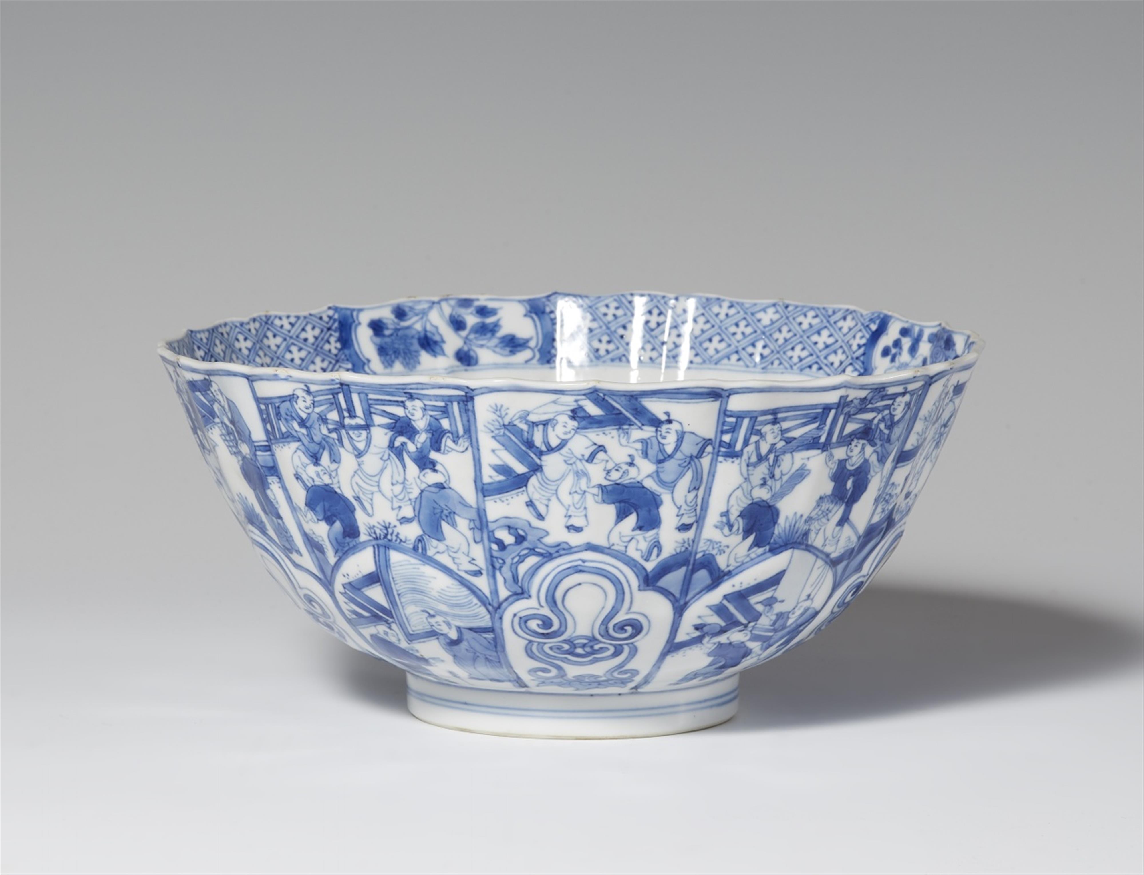 A blue and white bowl. Kangxi period (1662-1722) - image-1