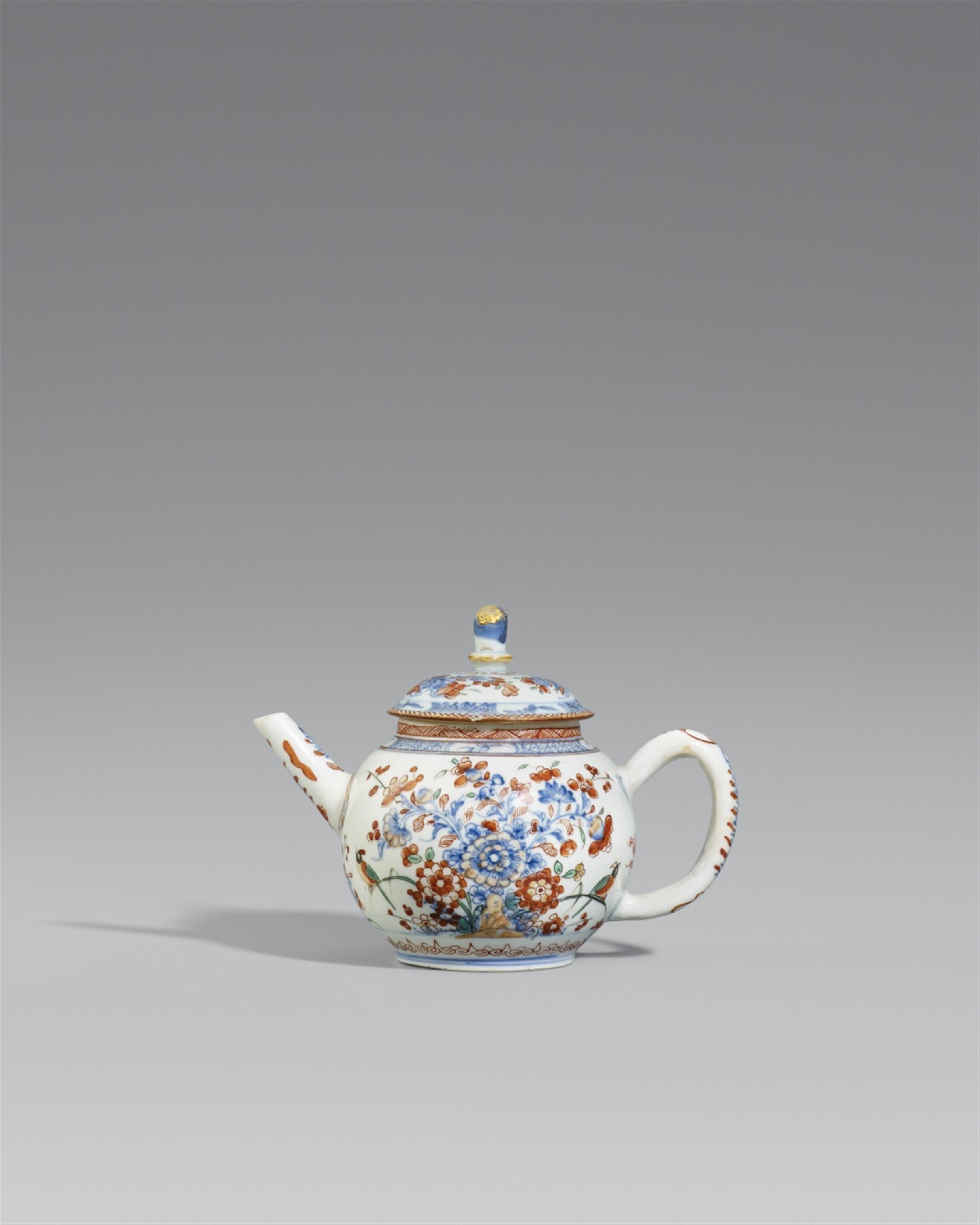 A Chinese Imari teapot and cover. 18th century - image-1