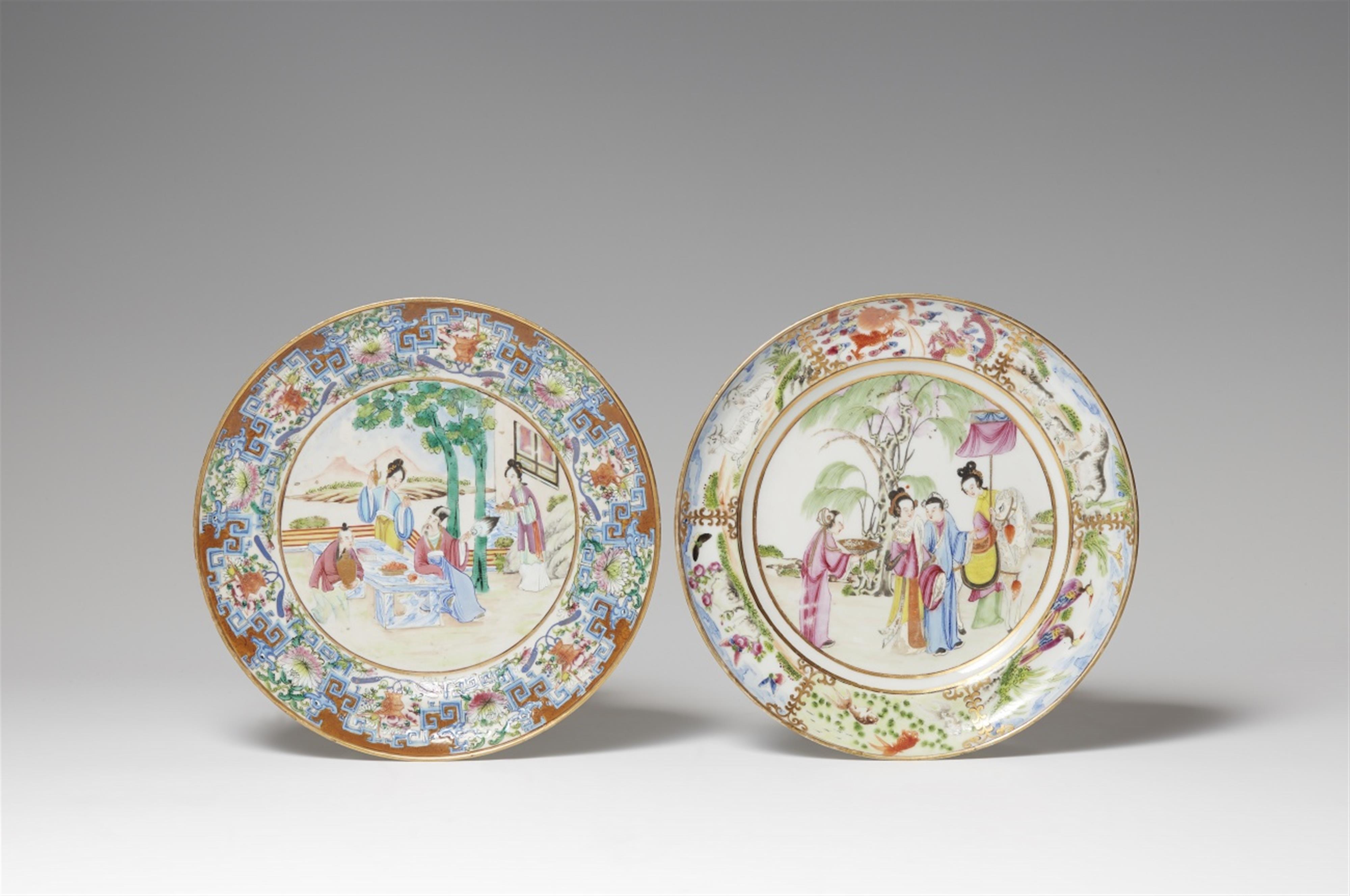 Two Canton famille rose saucer dishes. 19th century - image-1