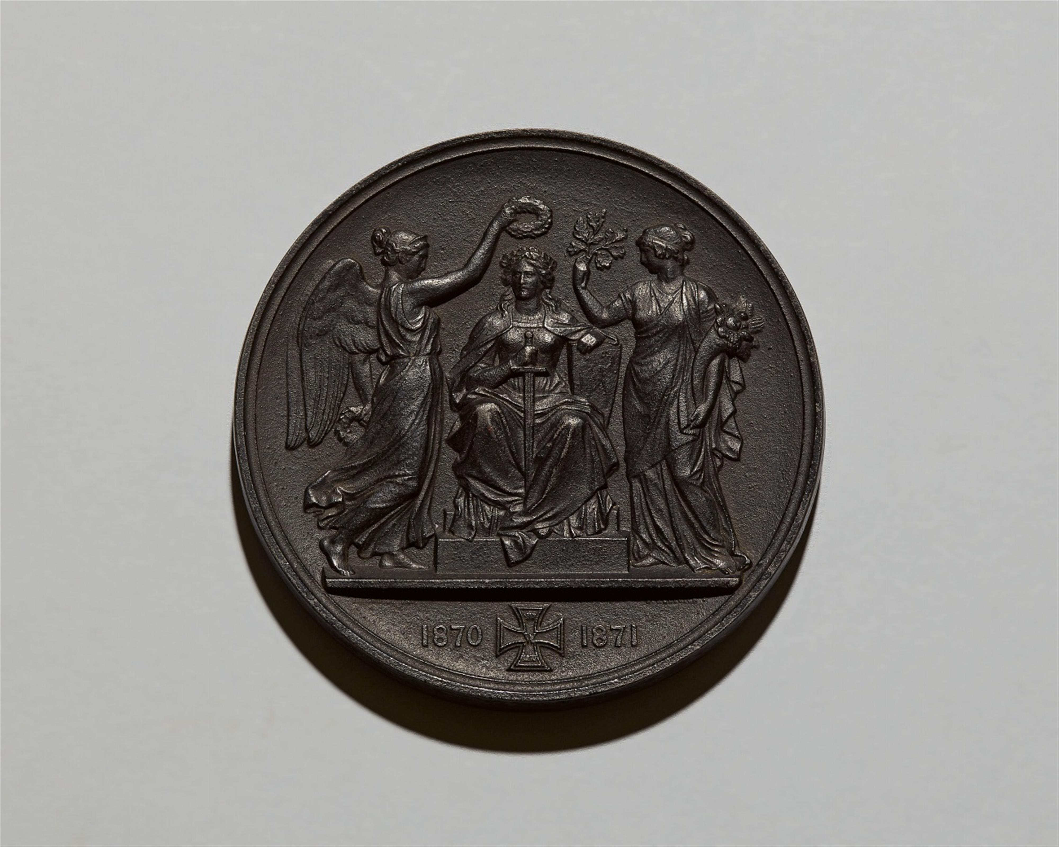 A cast iron commemorative medallion from 1871 - image-1