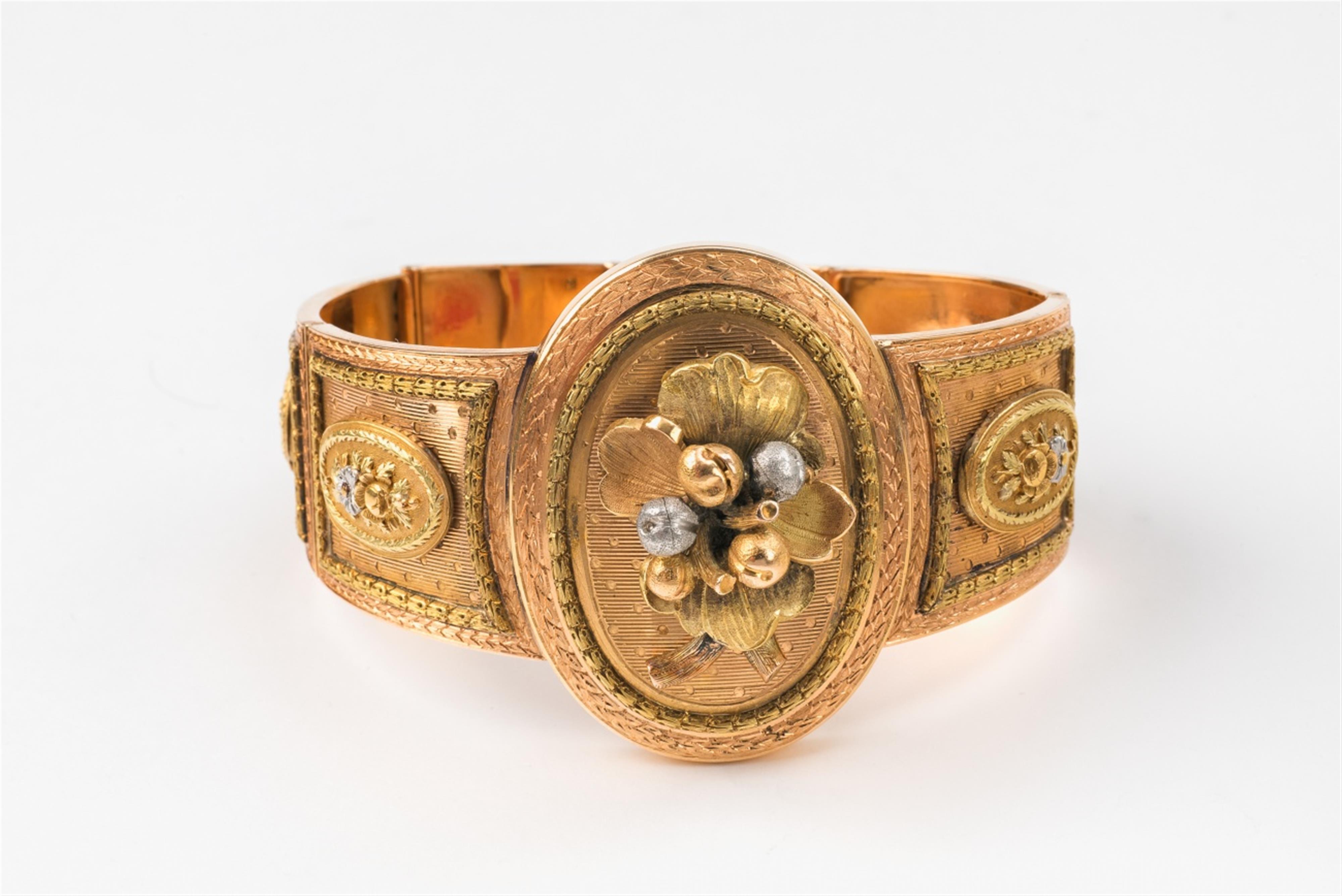 An 18k three colour gold Napoléon III bracelet - image-1