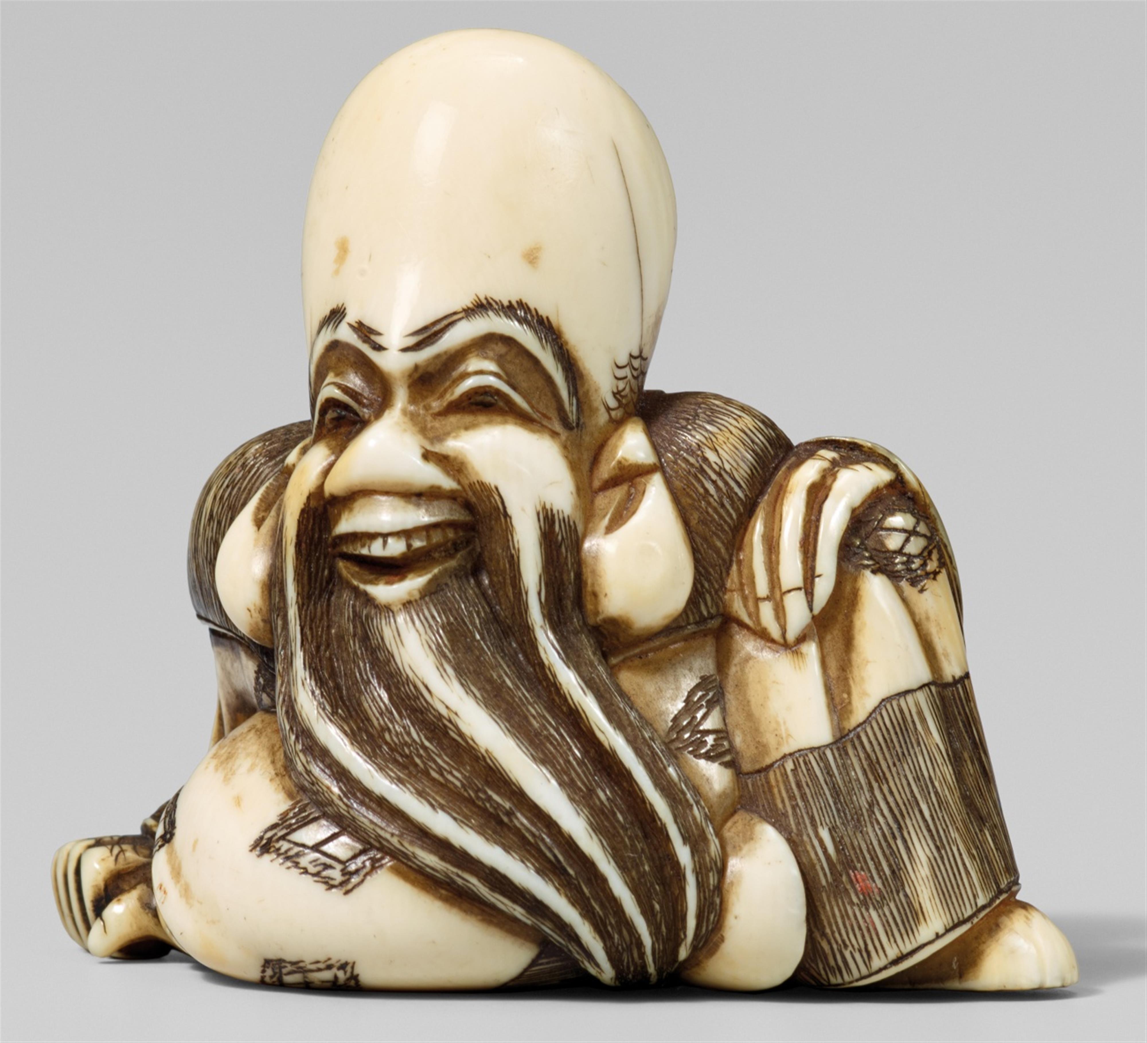 A Kyoto school ivory netsuke of Fukurokuju with a long beard. Late 18th/early 19th century - image-1