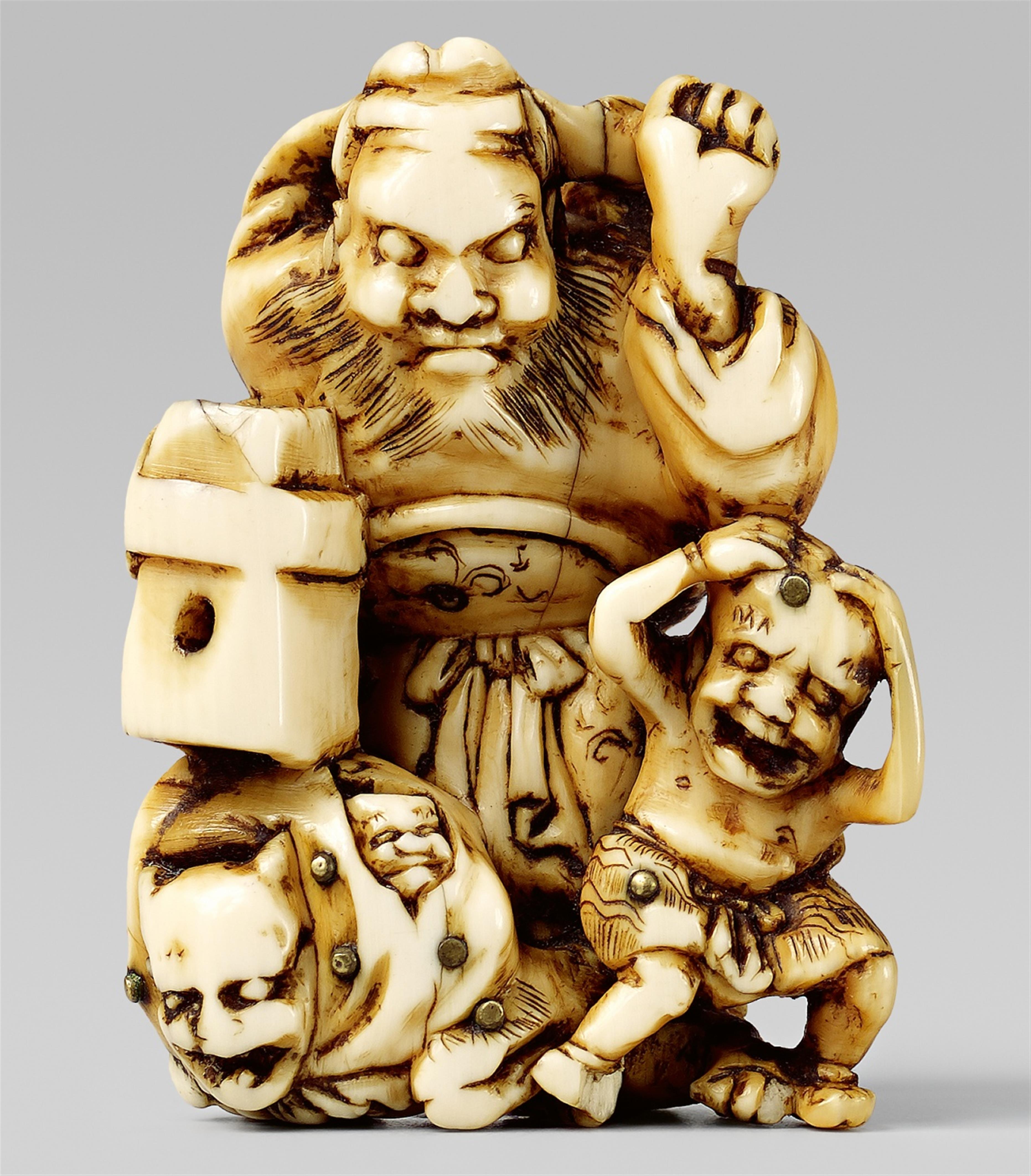 A marine ivory netsuke of Shôki at setsubun. Mid-19th century - image-1