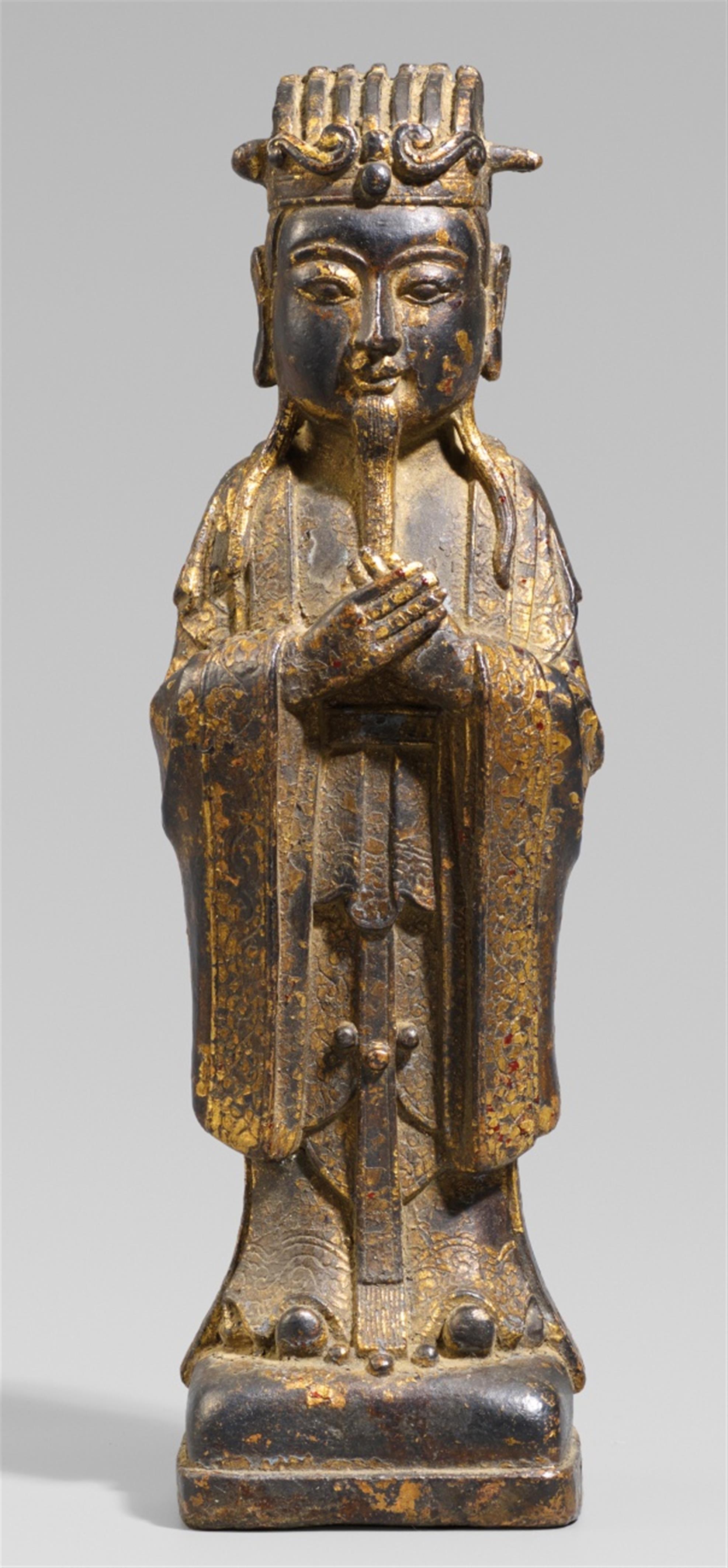 A bronze figure of a deified emperor. Ming dynasty, probably 17th century - image-1