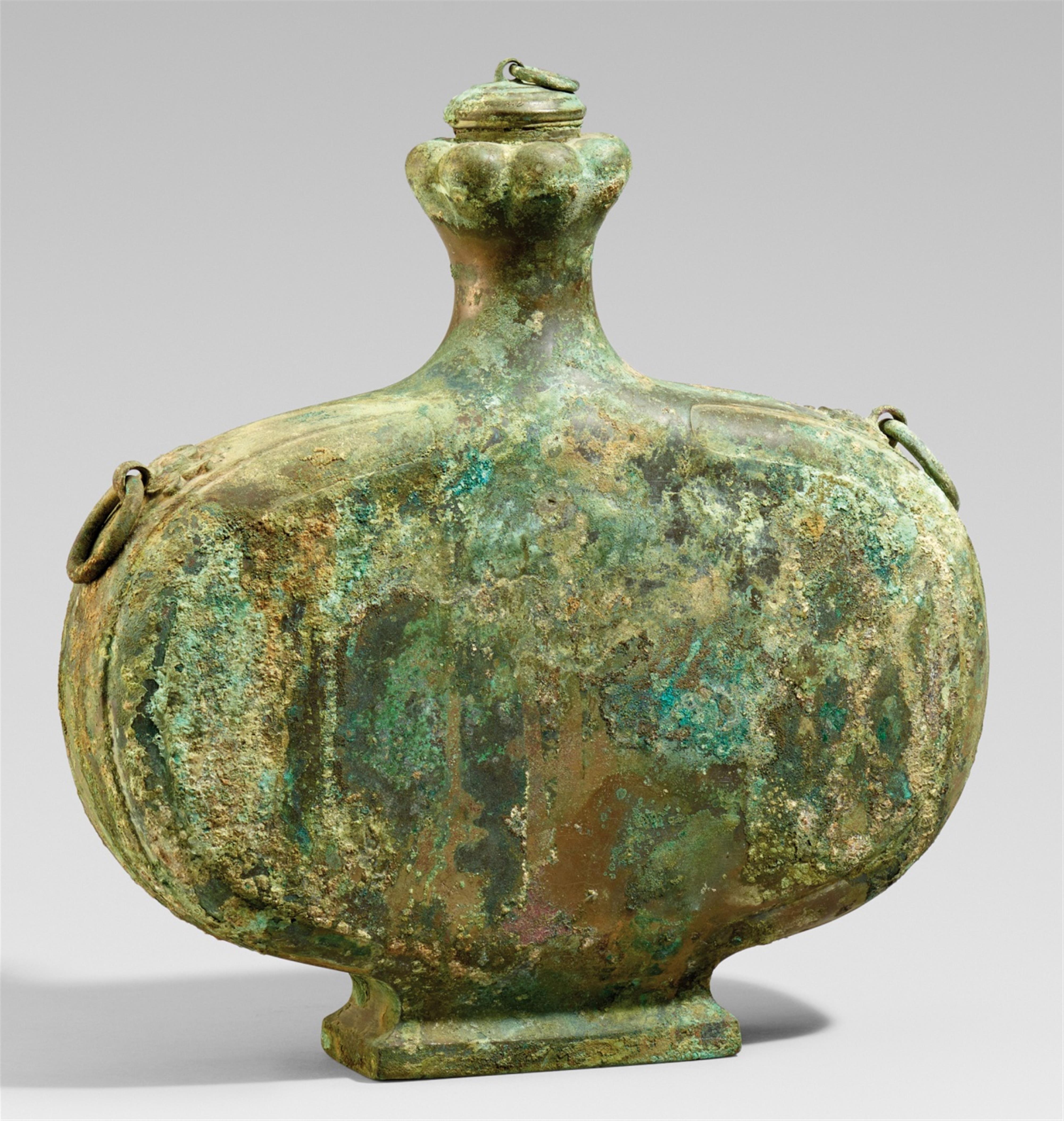 A bronze flattened wine flask (bianhu). In the style of the Han dynasty - image-1