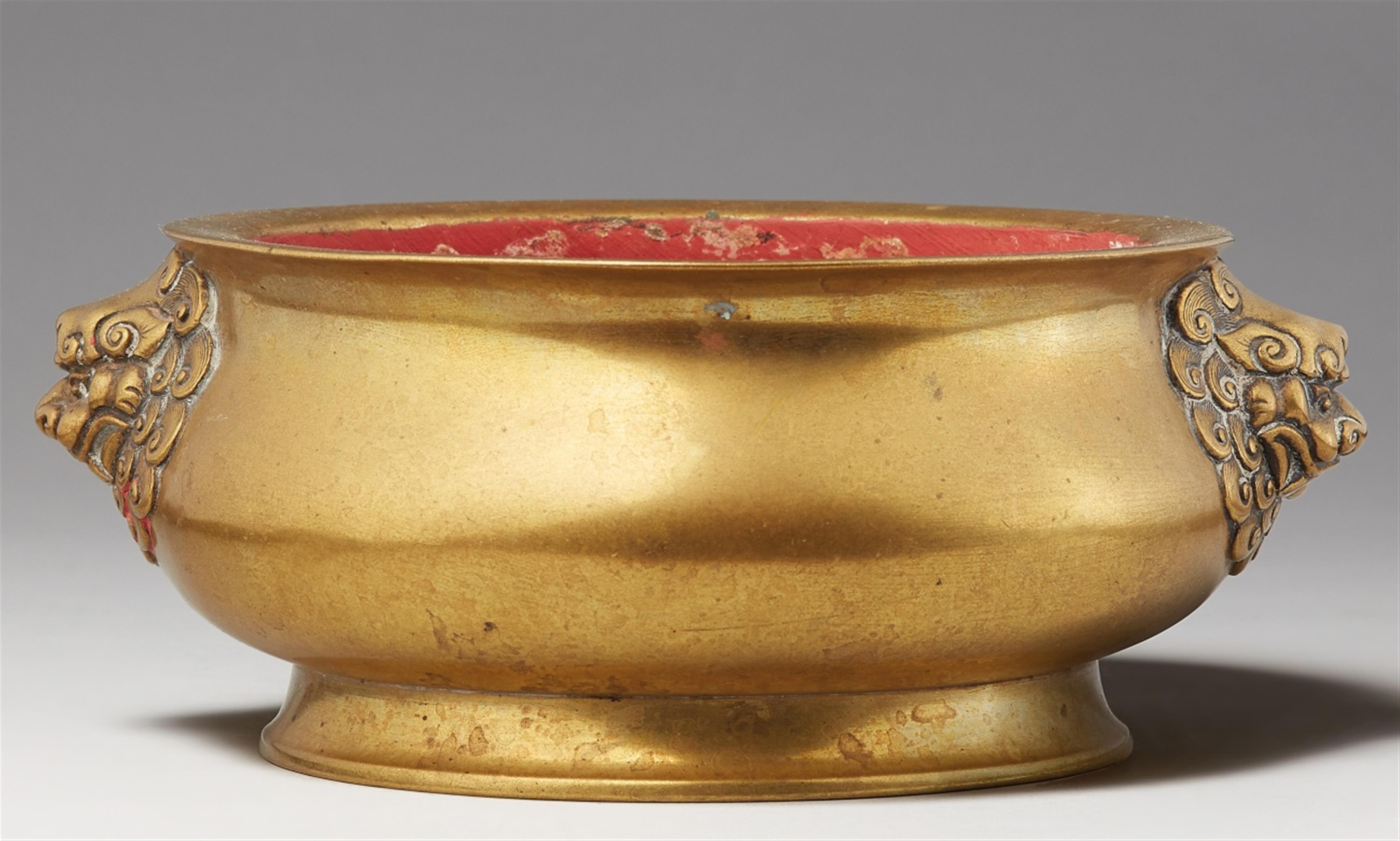 A brass incense burner. Qing dynasty - image-1
