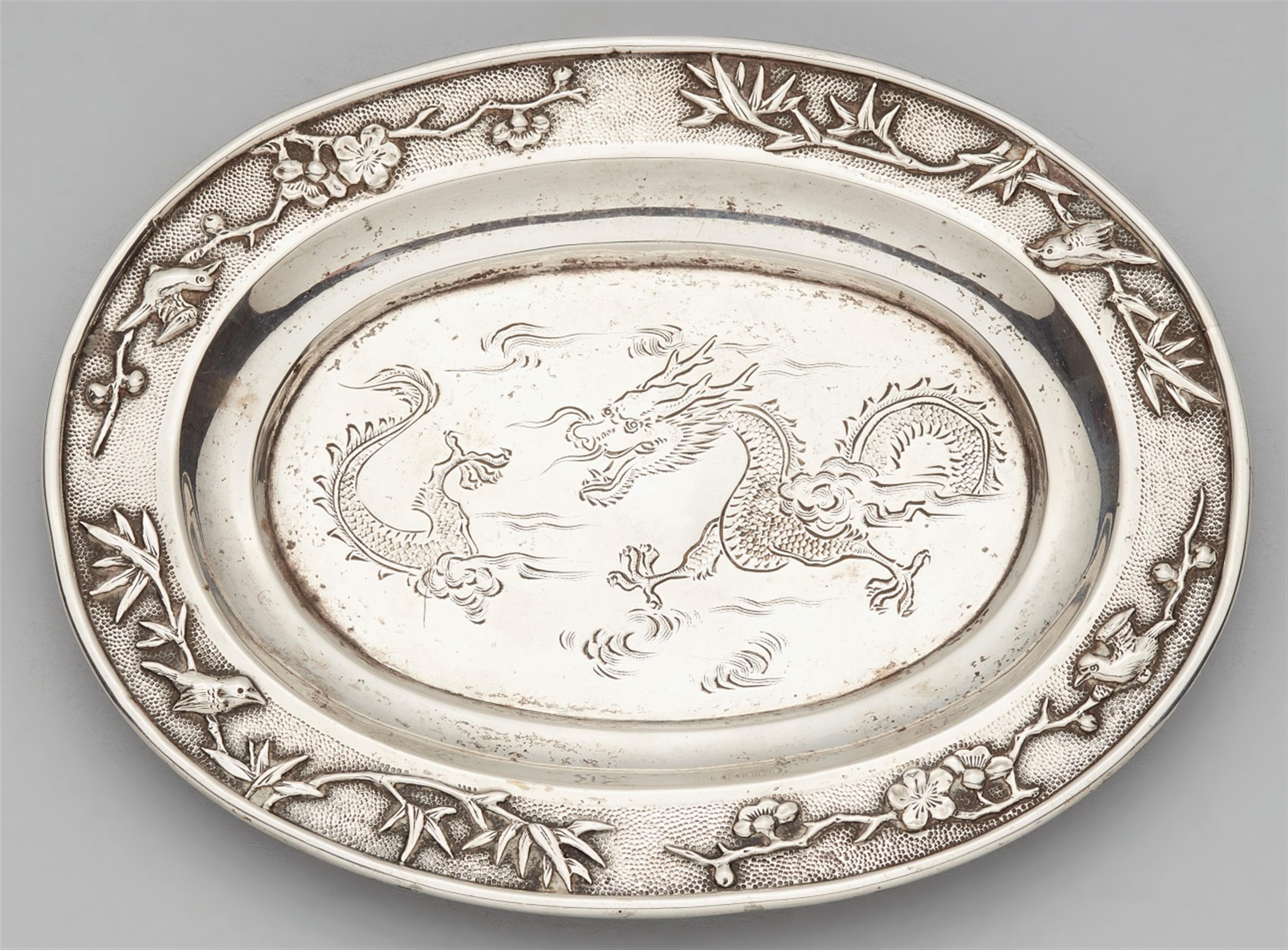 A small oval silver tray. Around 1900 - image-1