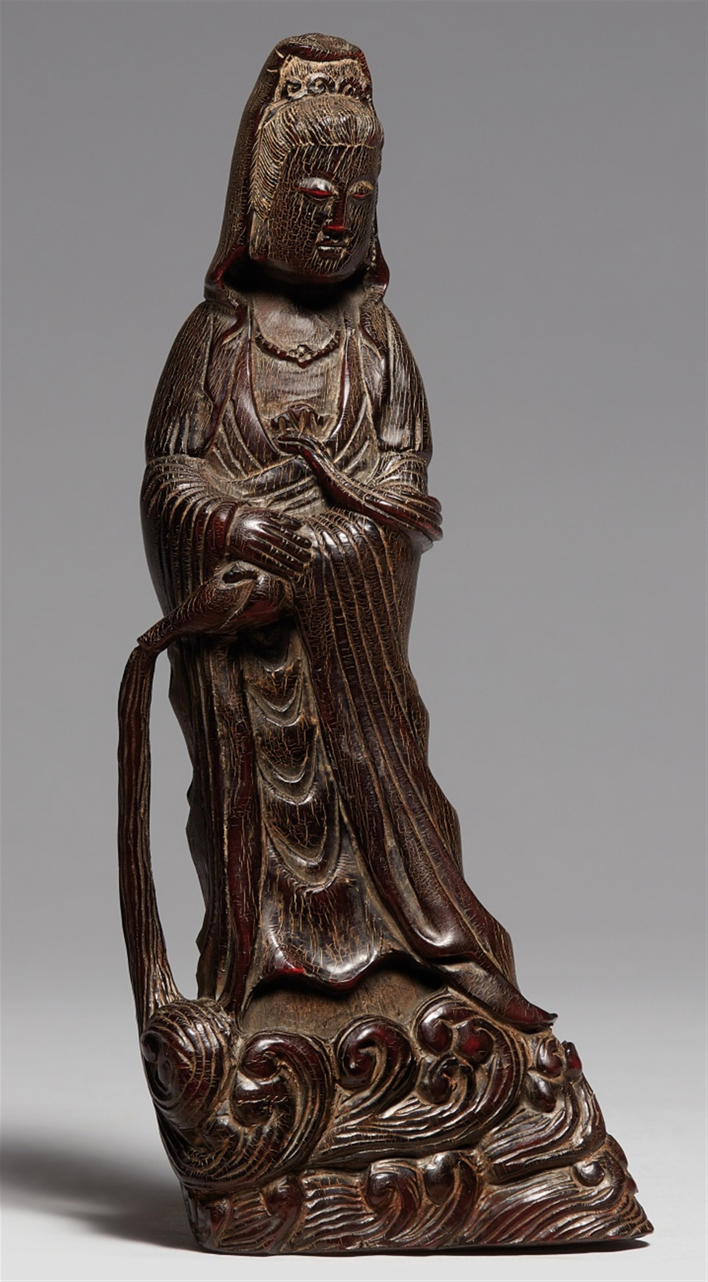 A buffalo horn figure of a Guanyin. 19th century - image-1