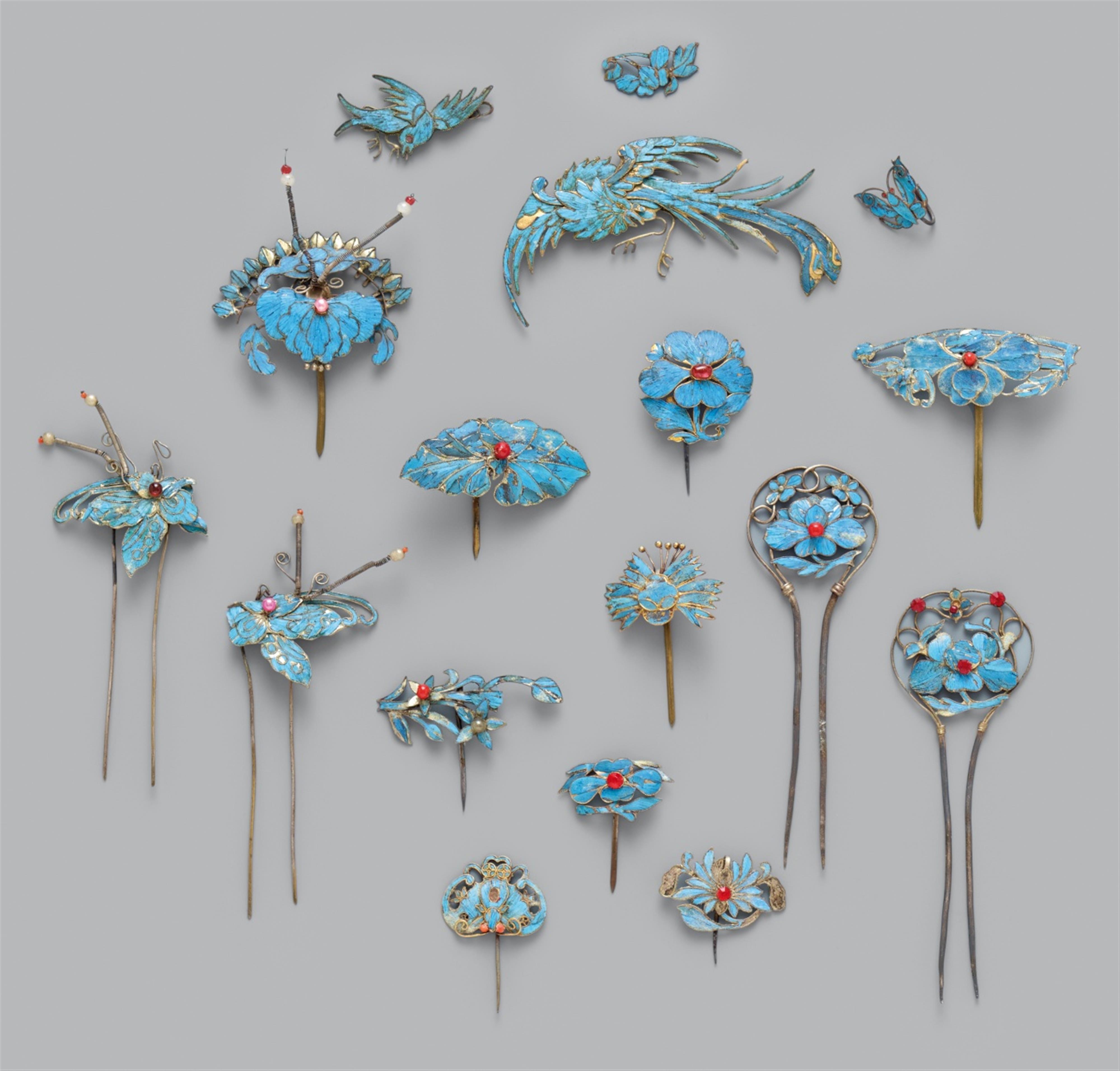 A group of seventeen metal and kingfisher feather hair pins and headdress ornaments. Late 19th century - image-1