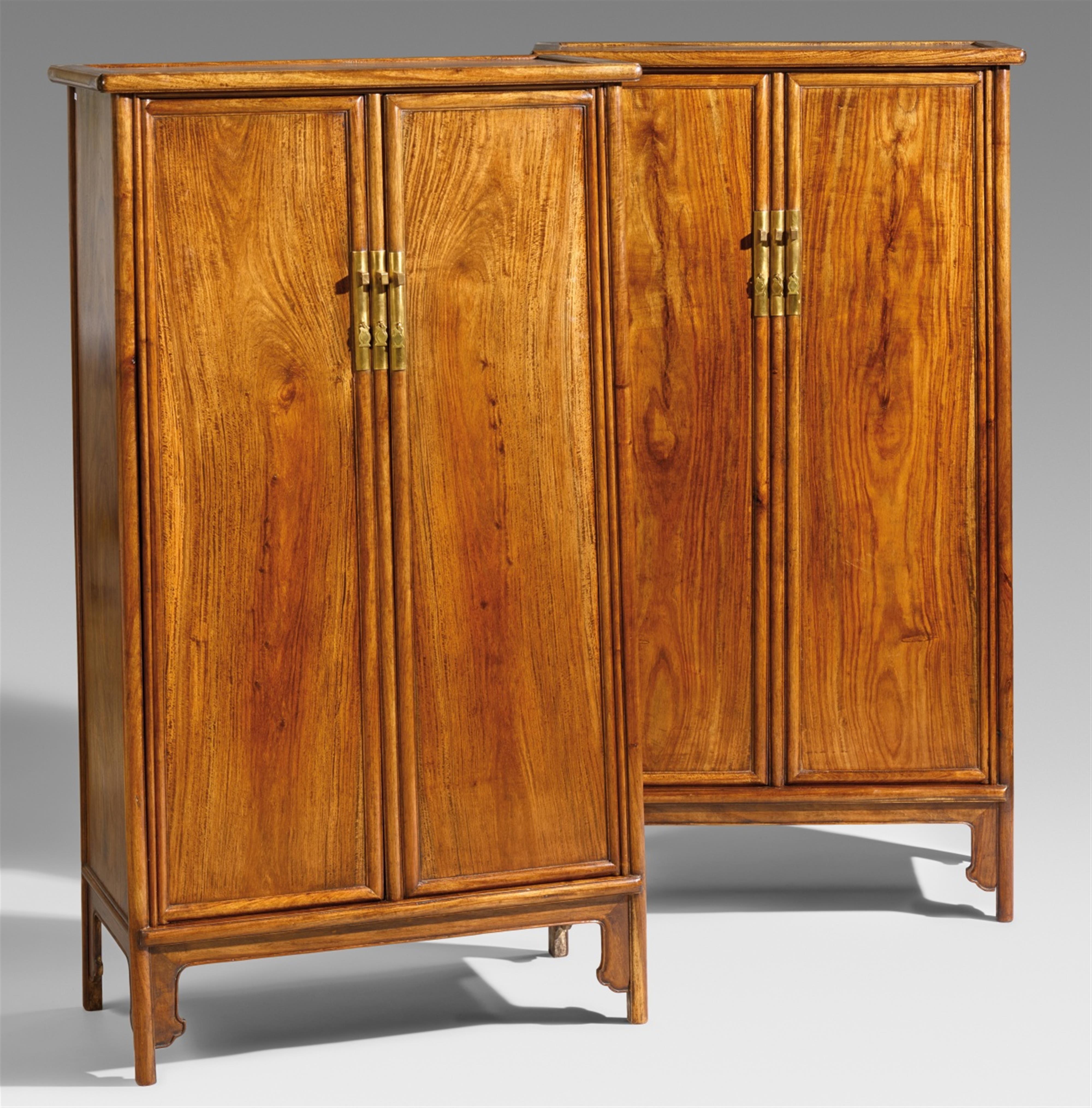 A pair hardwood round-corner cabinets. 19th/20th century - image-1