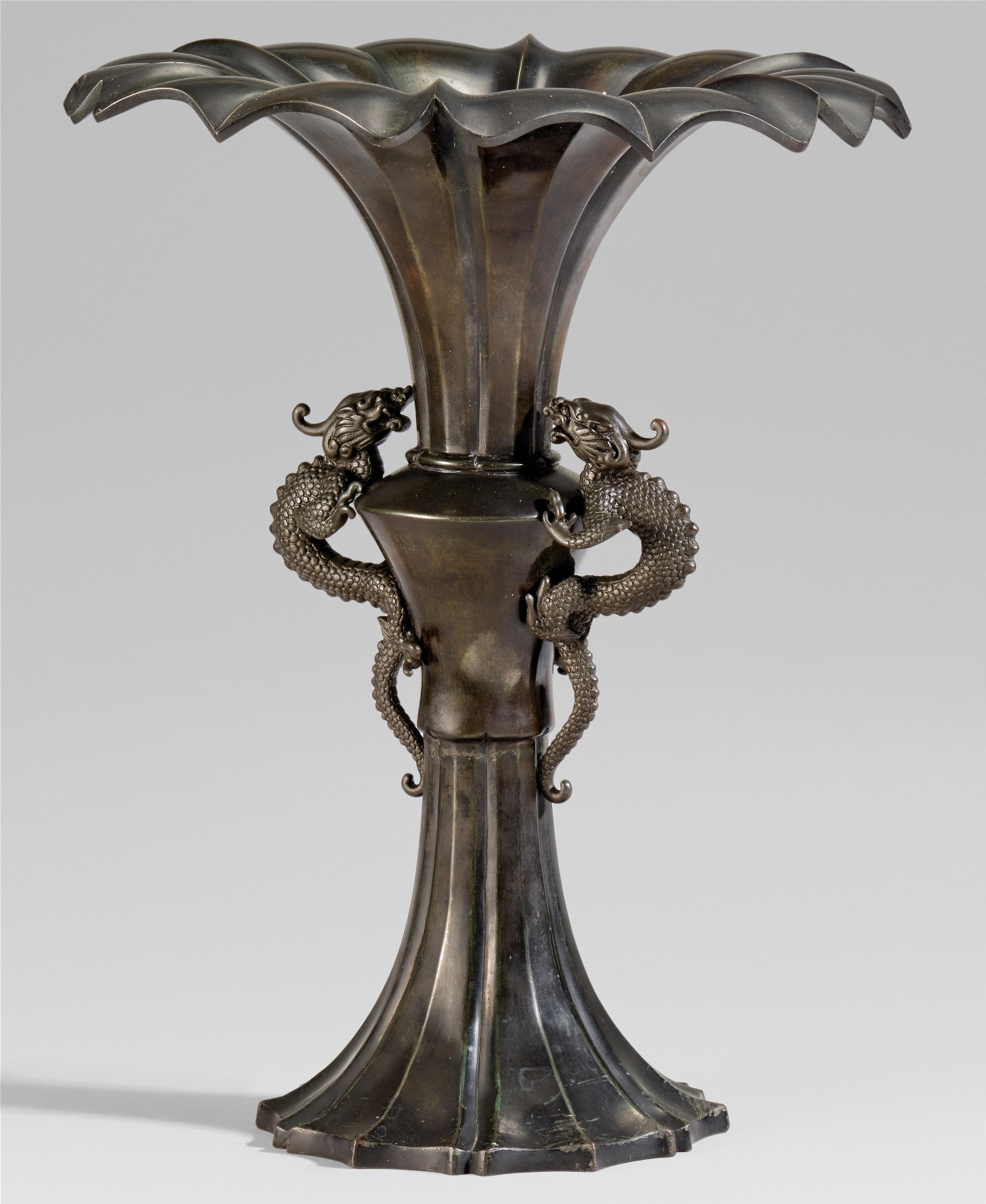 A large bronze vase. Late 19th century - image-1