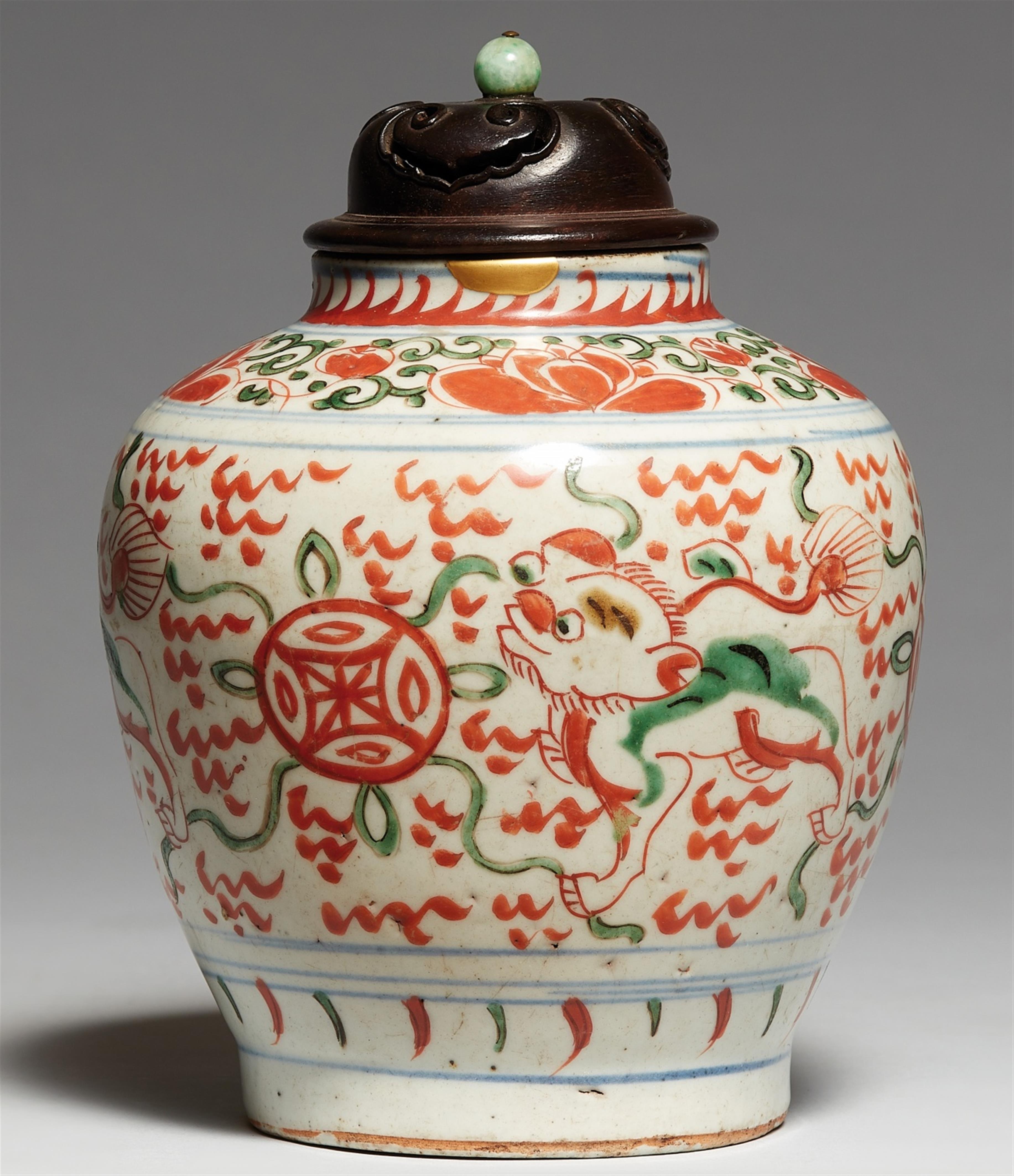 A small wucai jar. 17th century - image-1